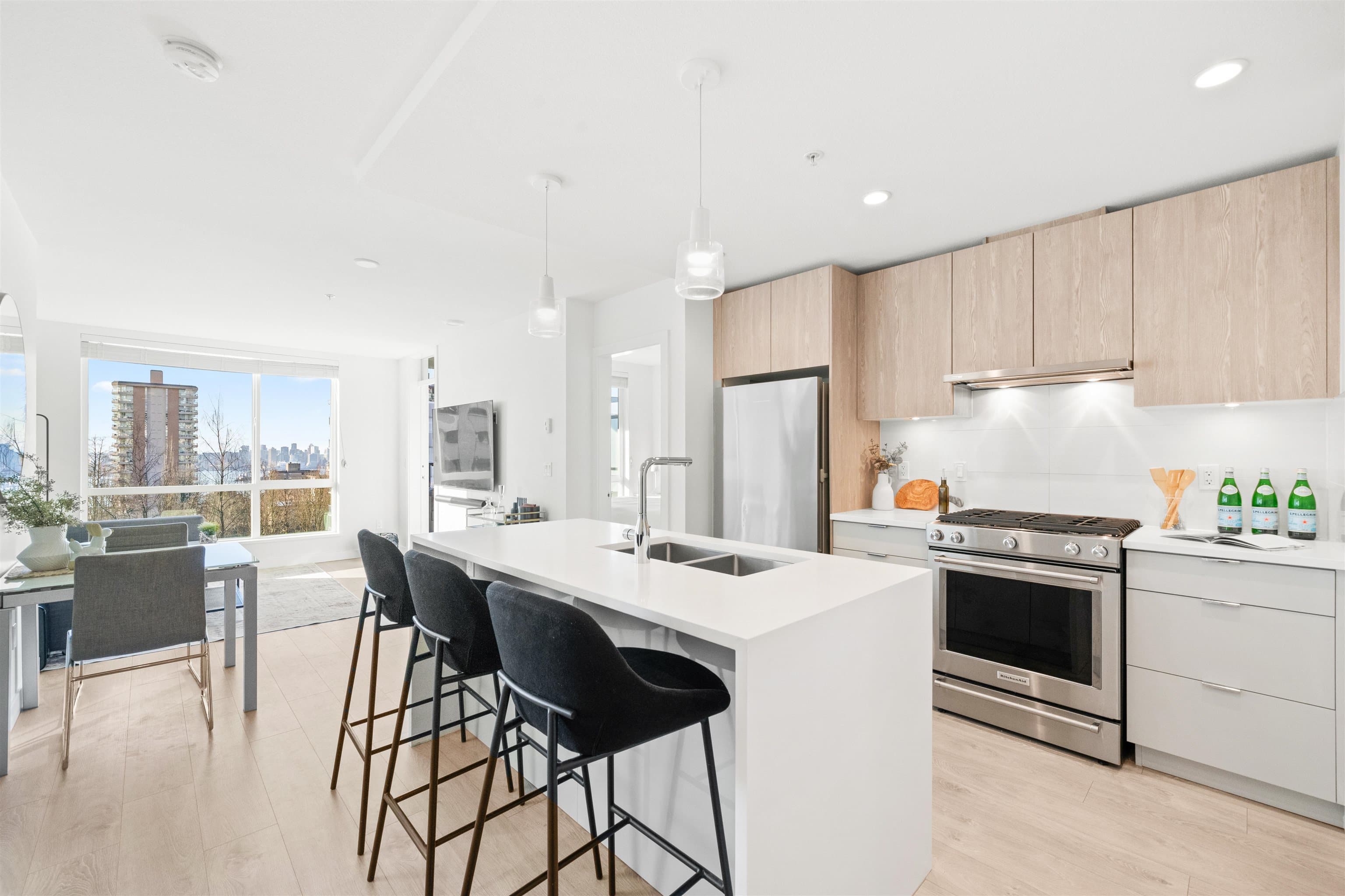 304 - 108 E 8th Street, North Vancouver, V7L 0H1 — photo 1