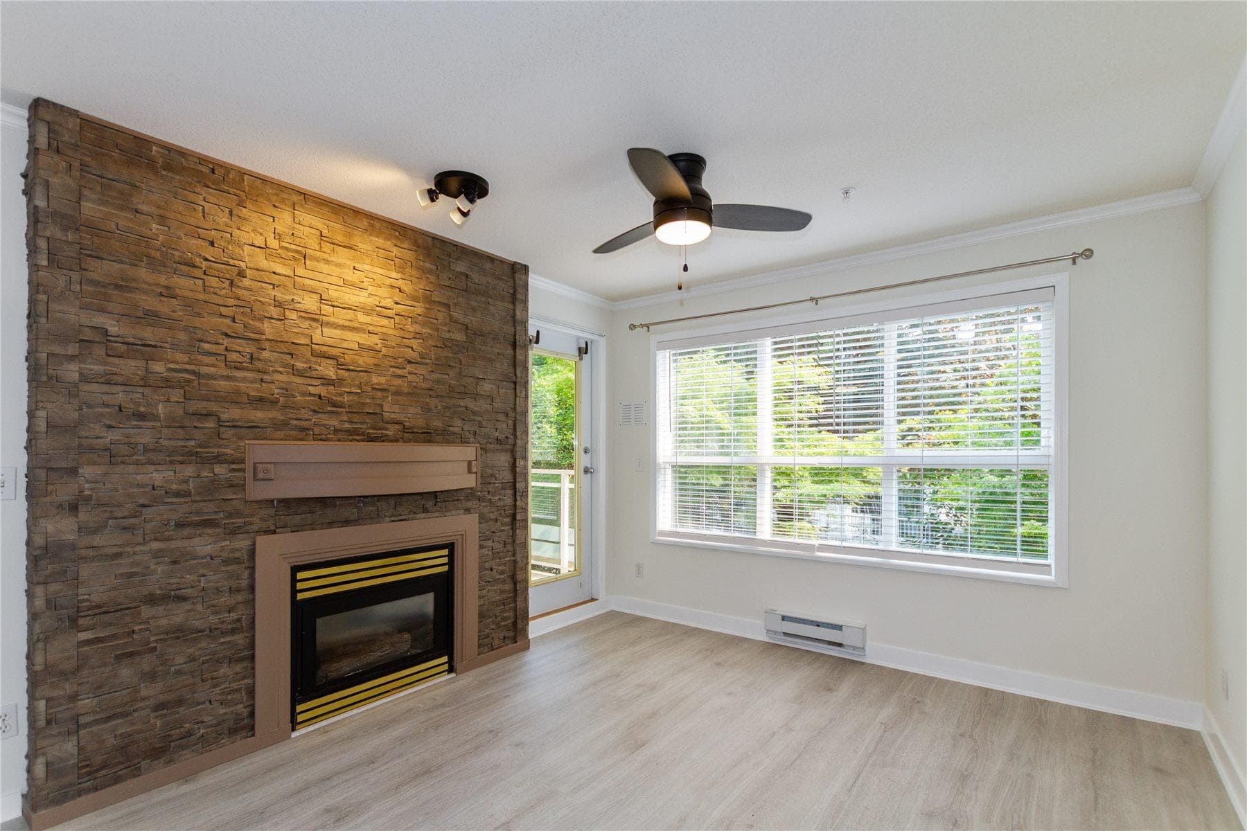 206 - 10186 155 Street, Surrey, V3R 0R6 — photo 4