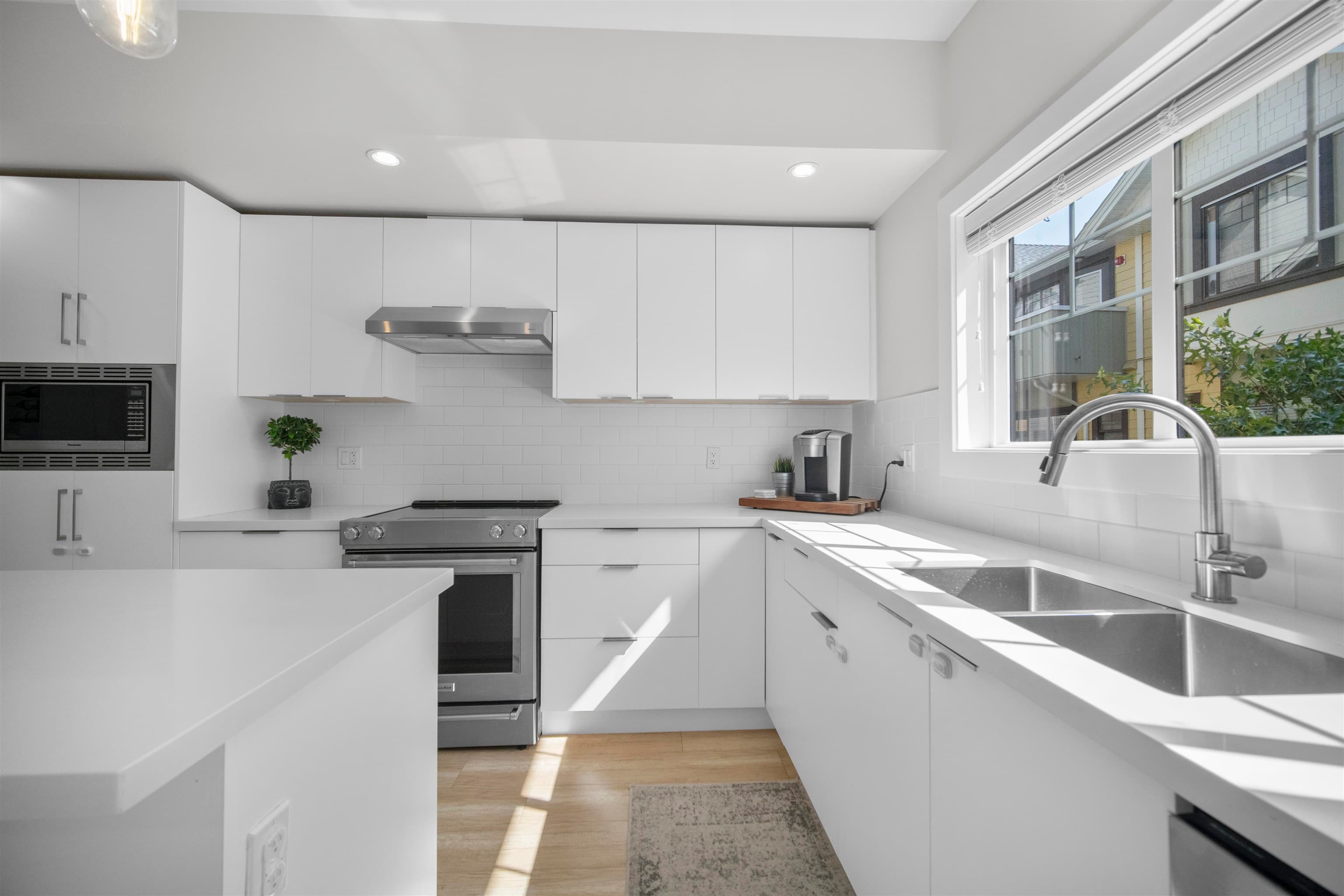 206 - 80 Elgin Street, Port Moody, V3H 0M6 — photo 4