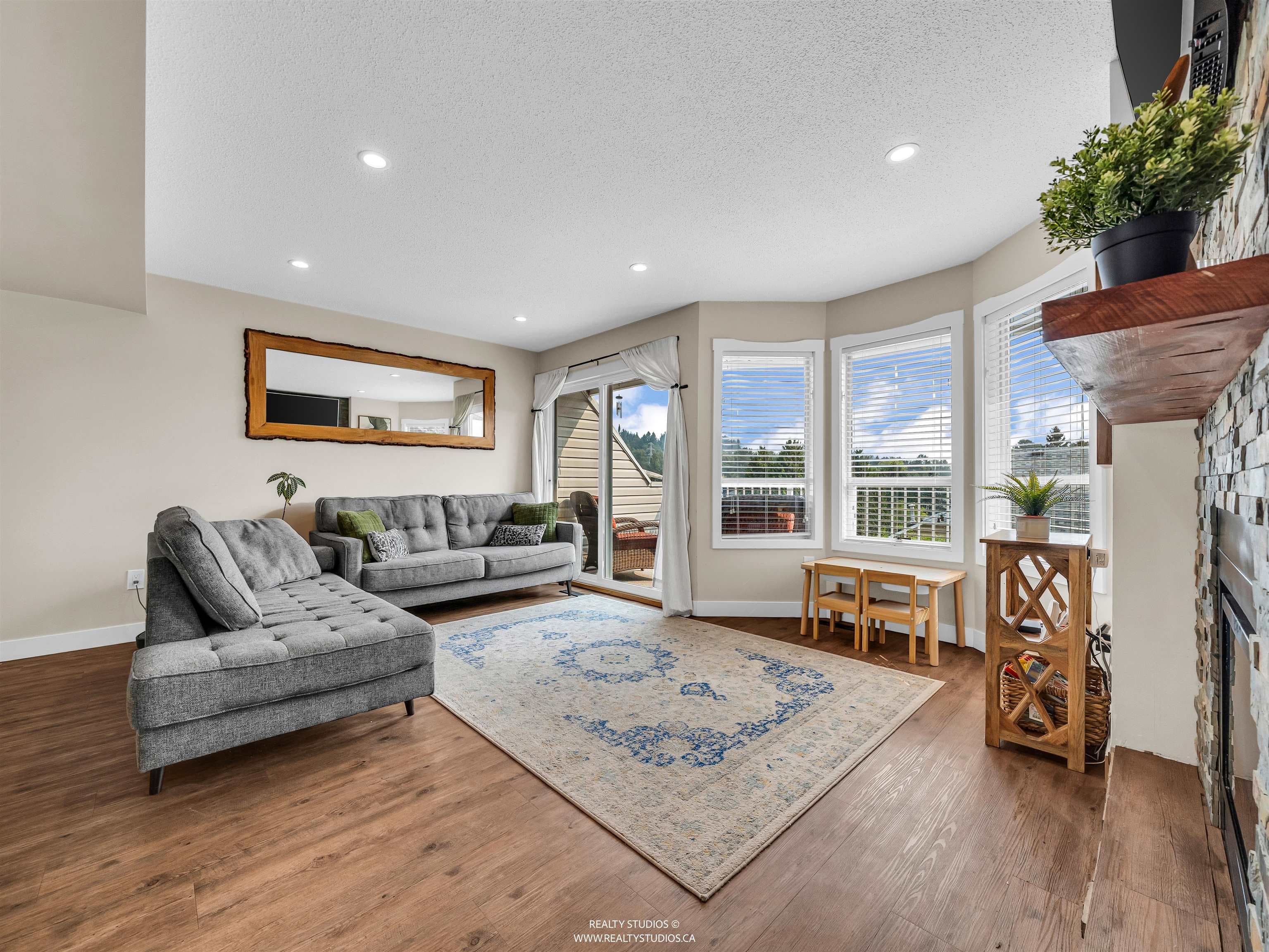 405 - 1176 Falcon Drive, Coquitlam, V3E 2N7 — photo 2
