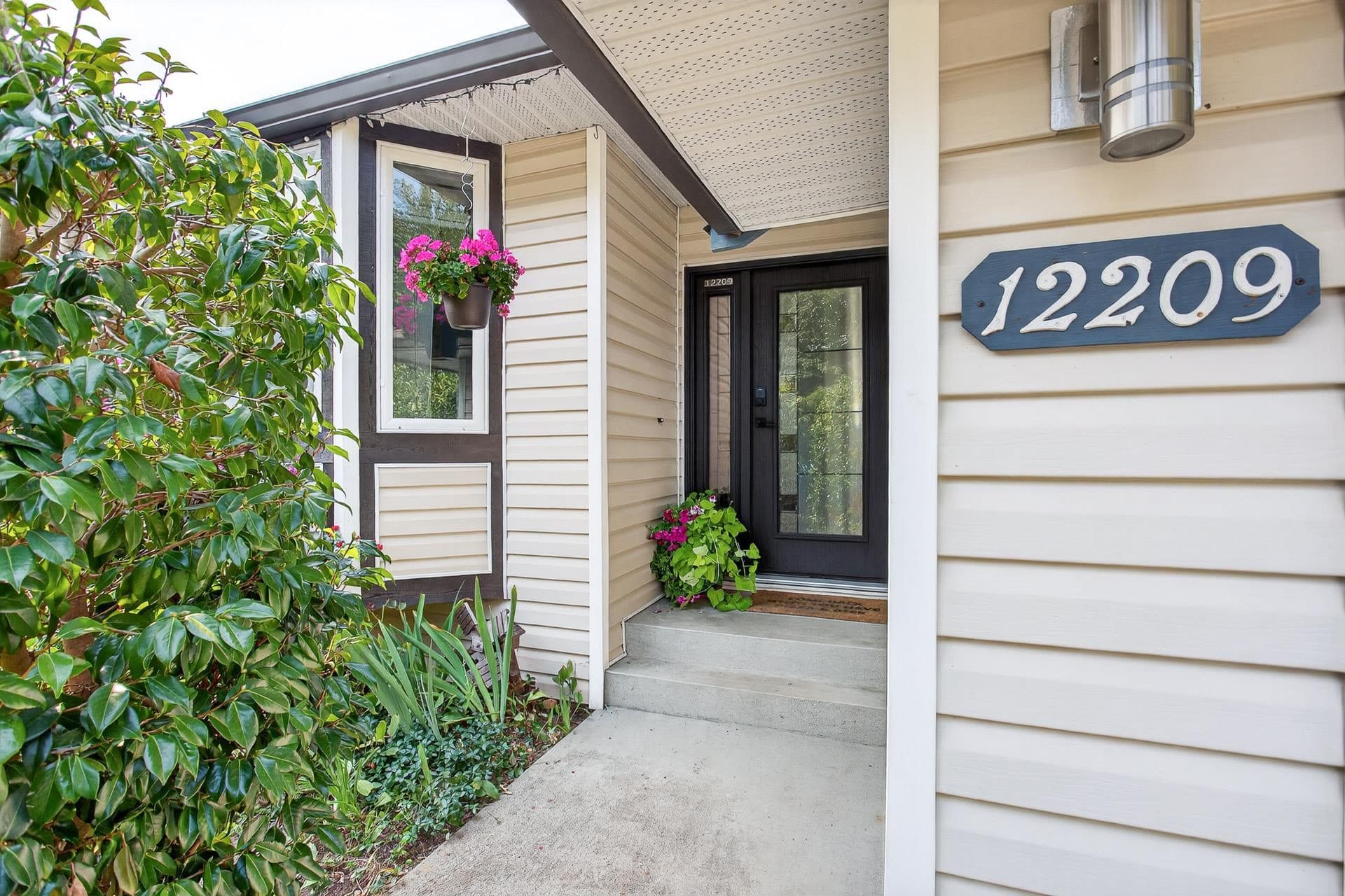 12209 207a Street, Maple Ridge, V2X 9T1 — photo 4