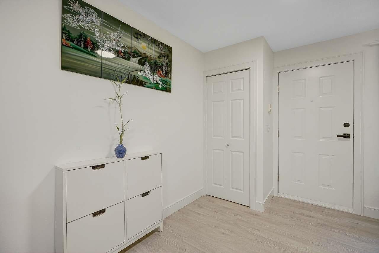 144 Shoreline Circle, Port Moody, V3H 5B3 — photo 2