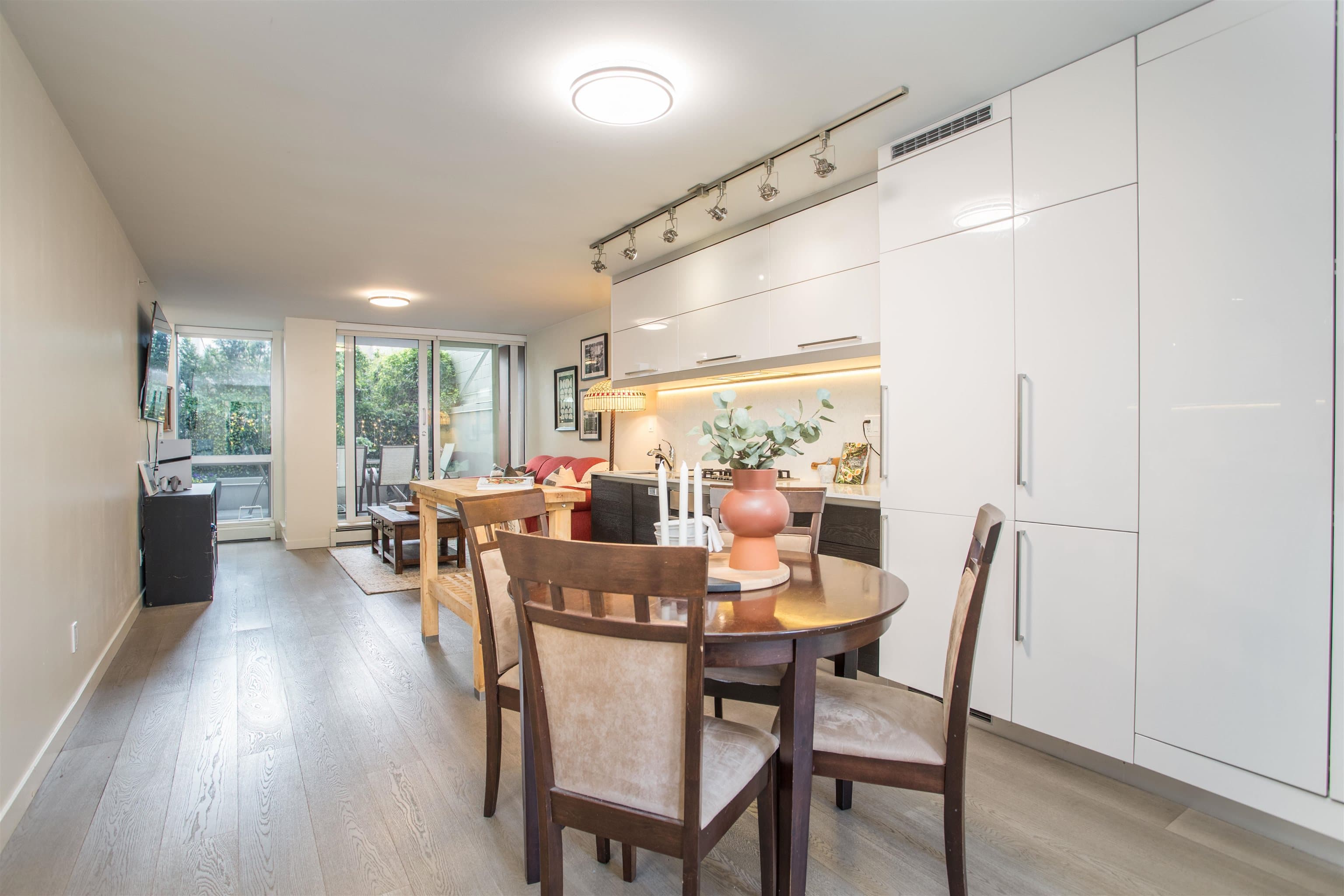 208 - 189 Keefer Street, Vancouver, V6A 0C8 — photo 5