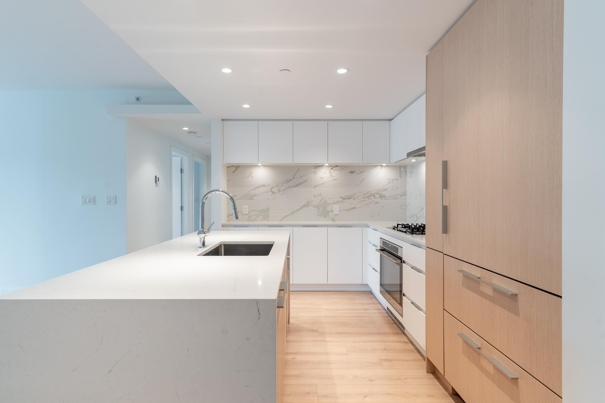 401 - 1500 Fern Street, North Vancouver, V7J 0E6 — photo 4