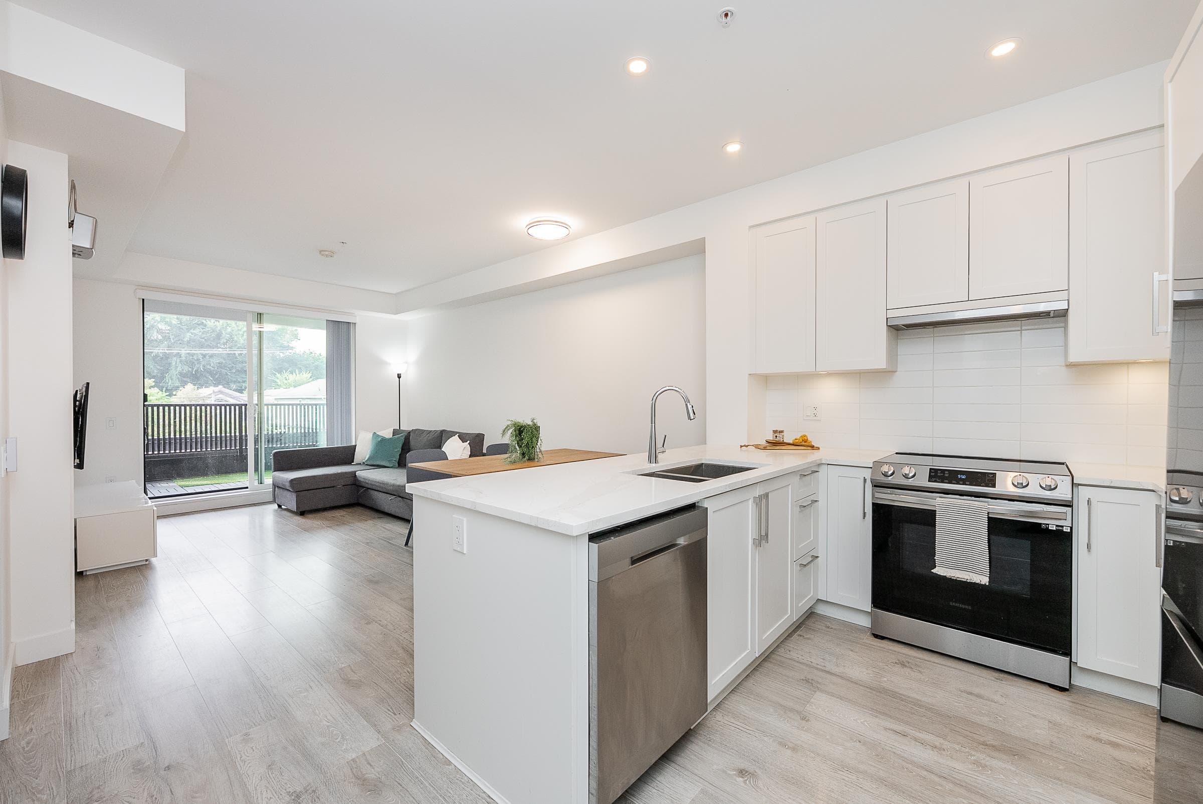 214 - 2160 Grant Avenue, Port Coquitlam, V3B 0T3 — photo 1