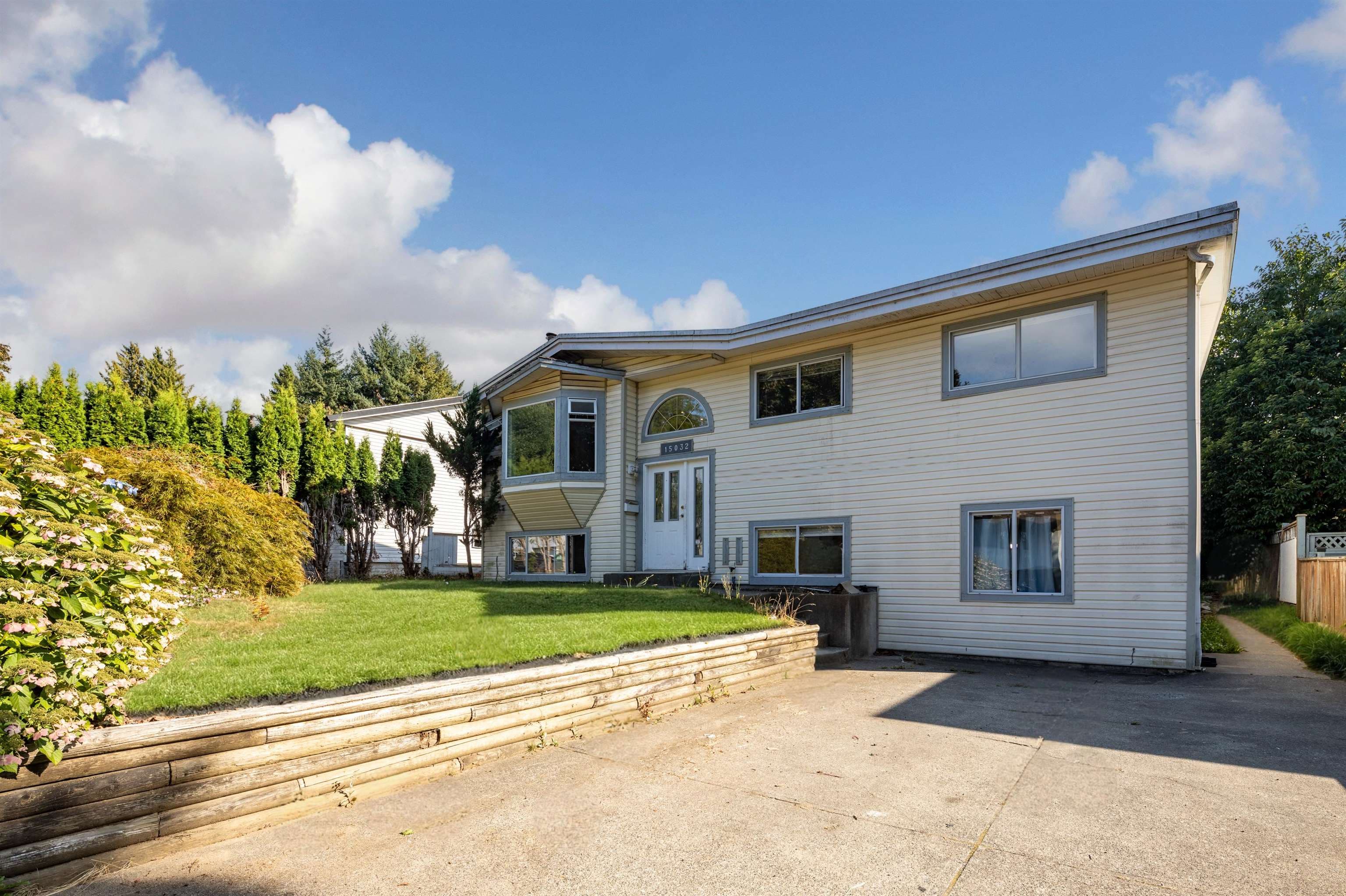 15032 Swallow Drive, Surrey, V3R 4X2 — photo 2