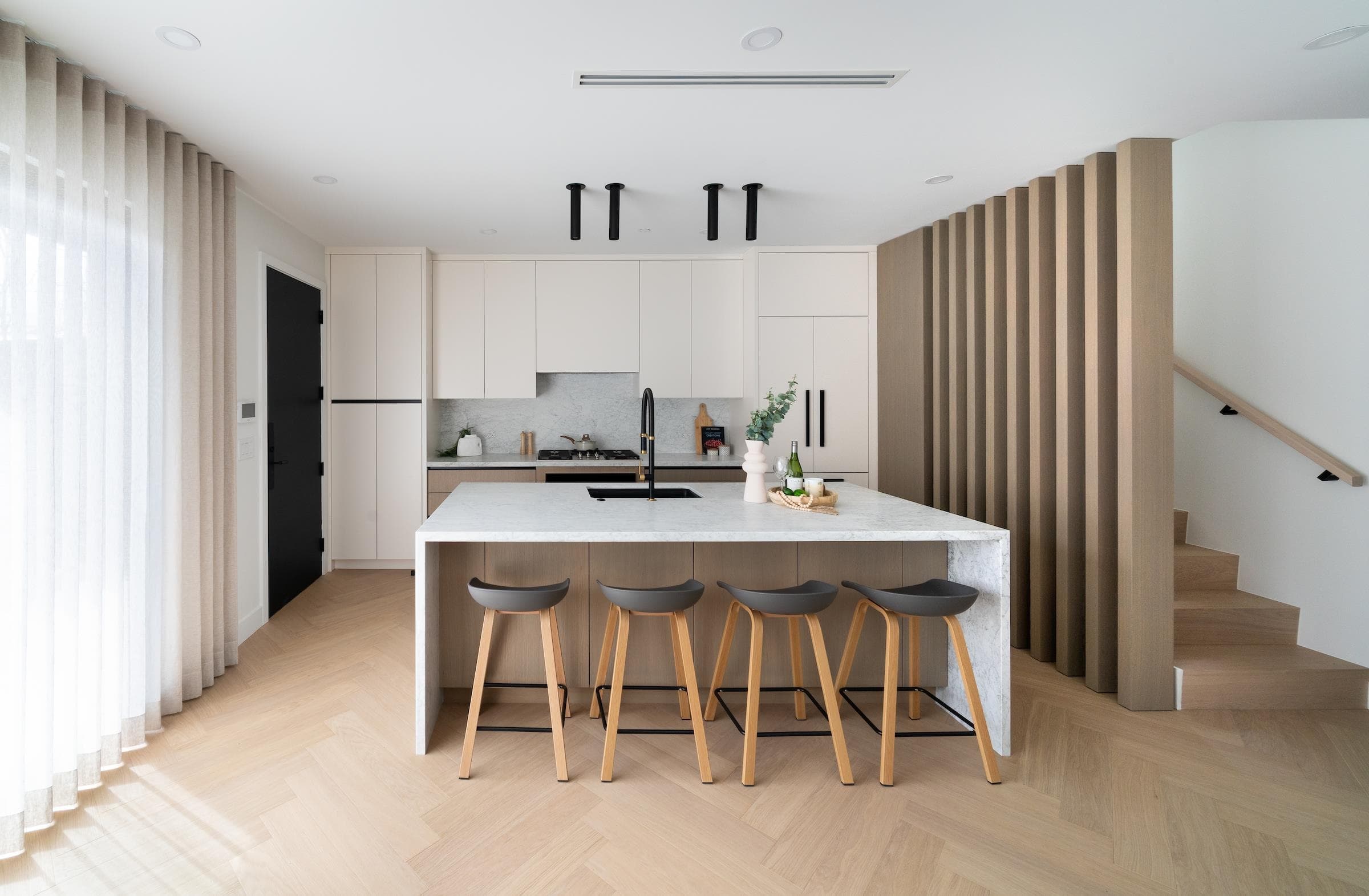 2 - 280 E 32 Avenue, Vancouver, V5V 2Y3 — photo 3