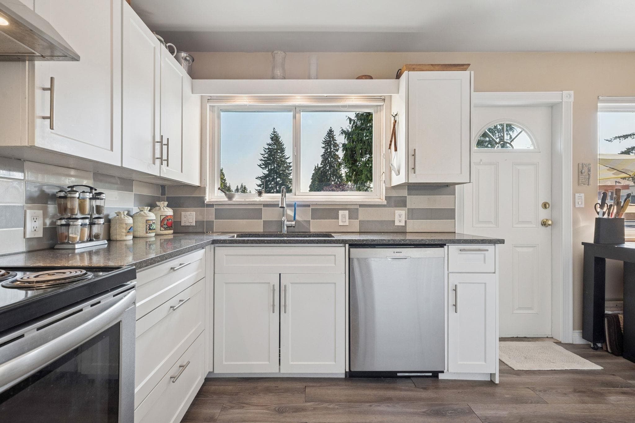 1610 Smith Avenue, Coquitlam, V3J 2Y3 — photo 3
