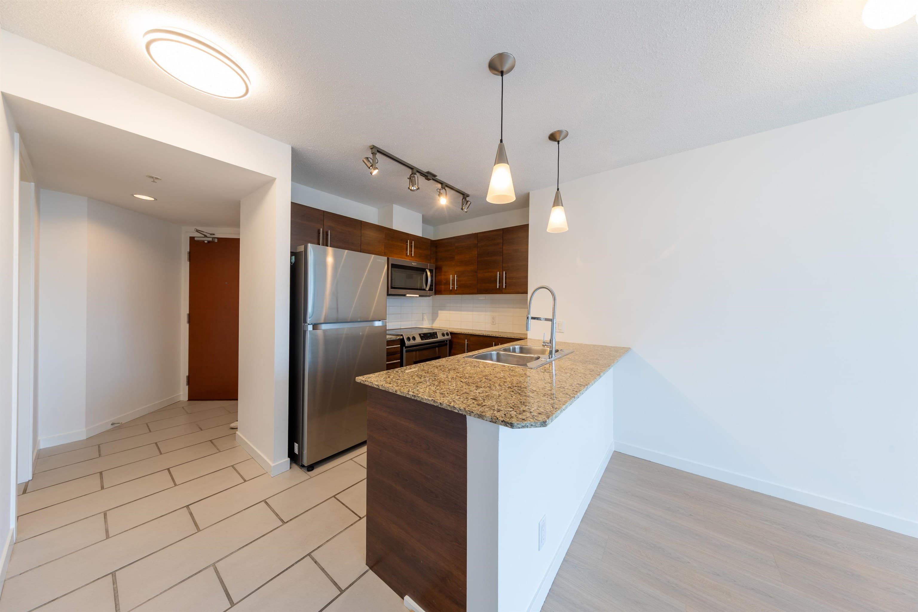 1205 - 814 Royal Avenue, New Westminster, V3M 1J9 — photo 3