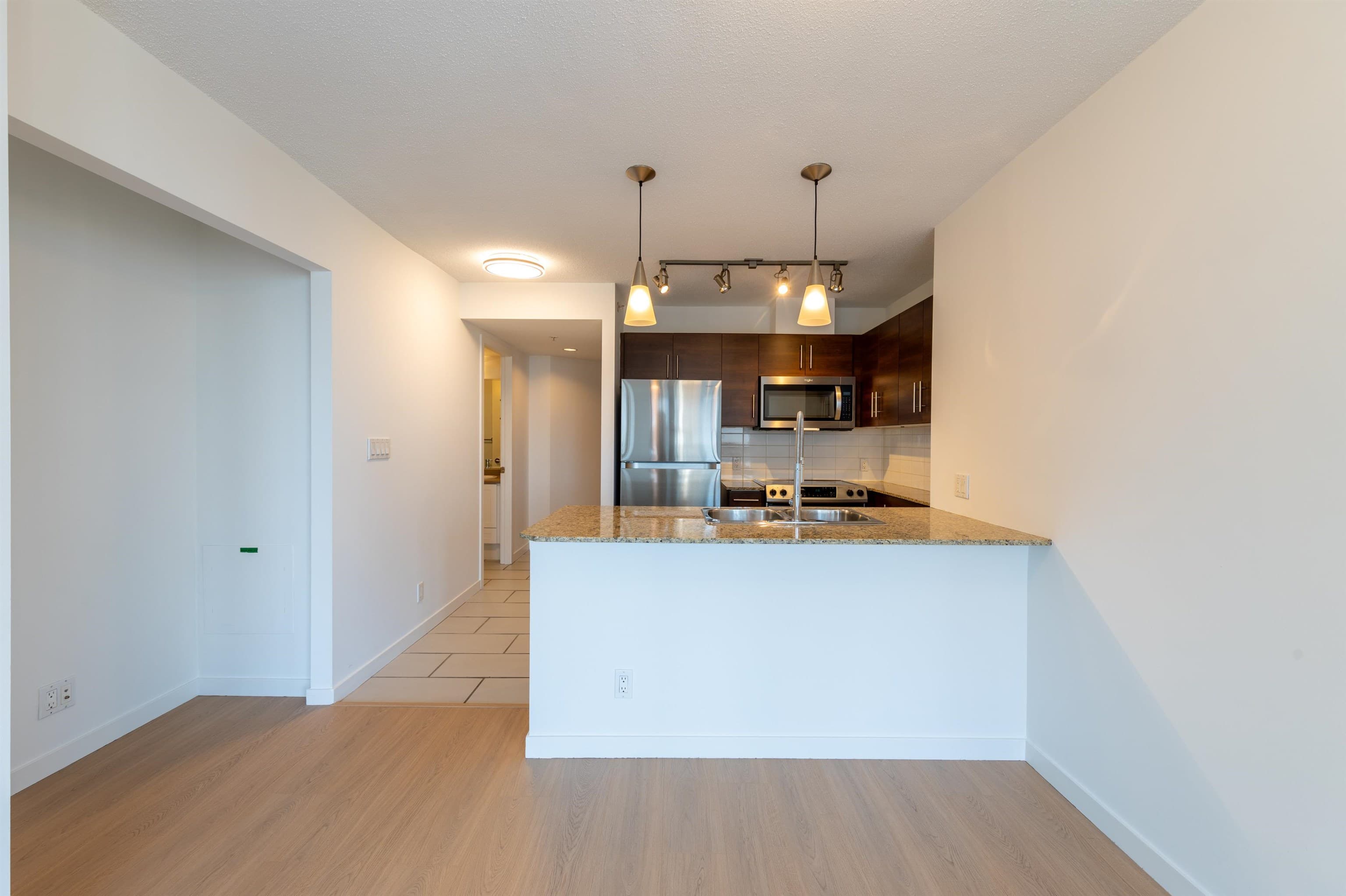 1205 - 814 Royal Avenue, New Westminster, V3M 1J9 — photo 4