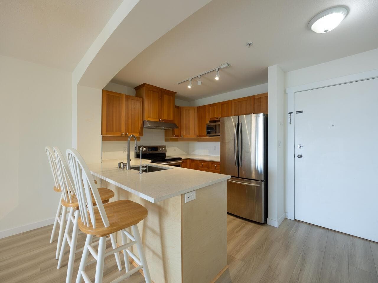 208 - 1420 Parkway Boulevard, Coquitlam, V3E 3J6 — photo 2
