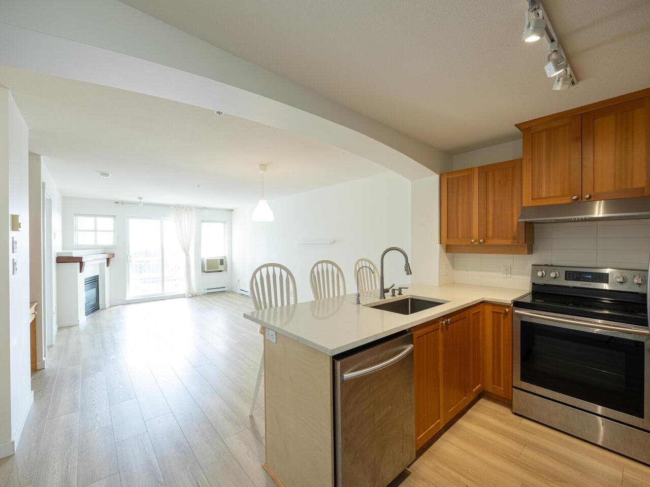 208 - 1420 Parkway Boulevard, Coquitlam