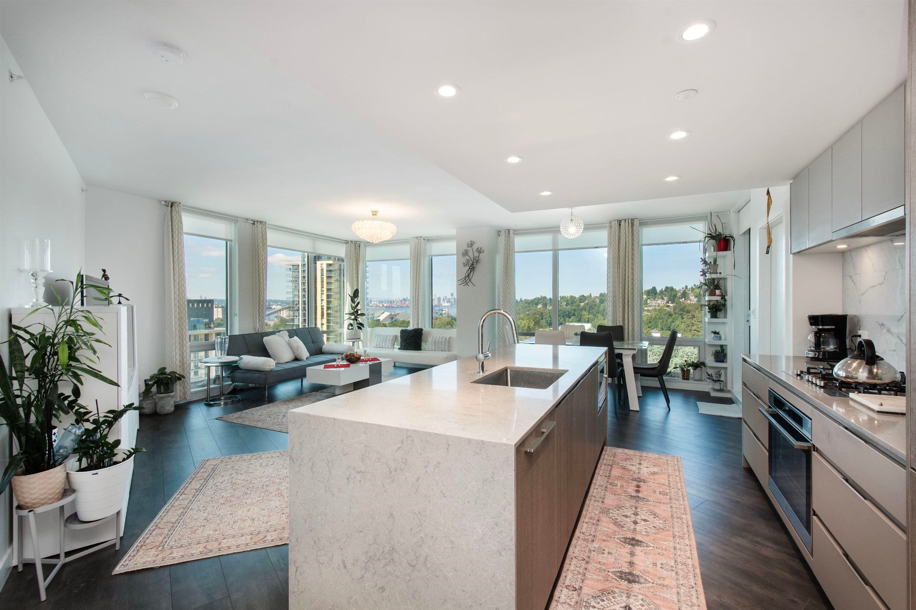 1807 - 1500 Fern Street, North Vancouver, V7J 0E6 — photo 2