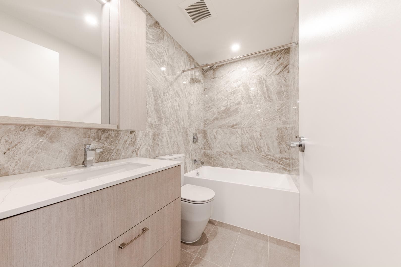 1804 - 6468 Willingdon Avenue, Burnaby, V5H 0L3 — photo 4
