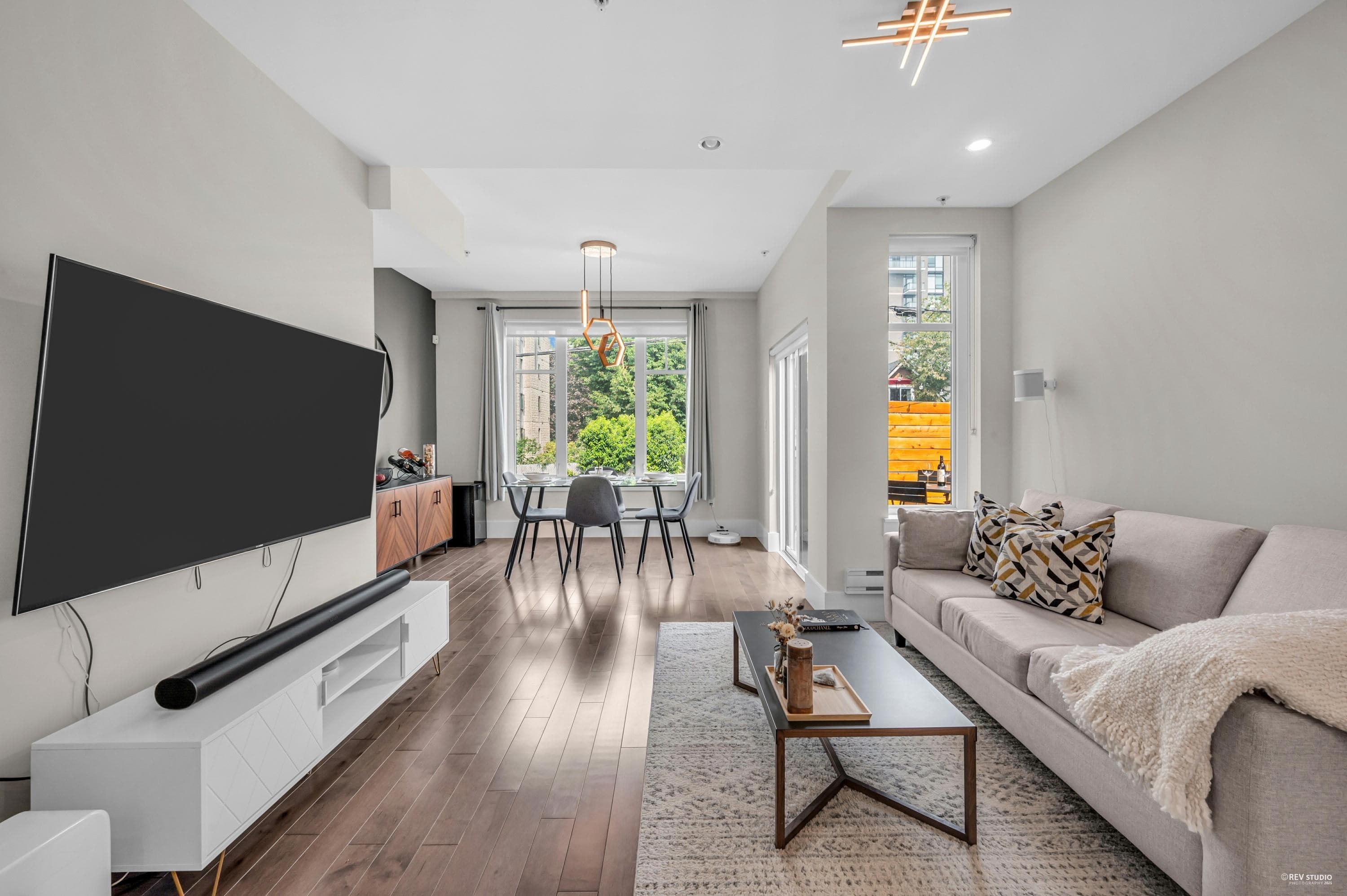 333 E 7th Avenue, Vancouver, V5T 1M9 — photo 1