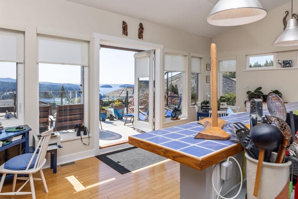 802 Oceanmount Boulevard, Gibsons, V0N 1V8 — photo 4