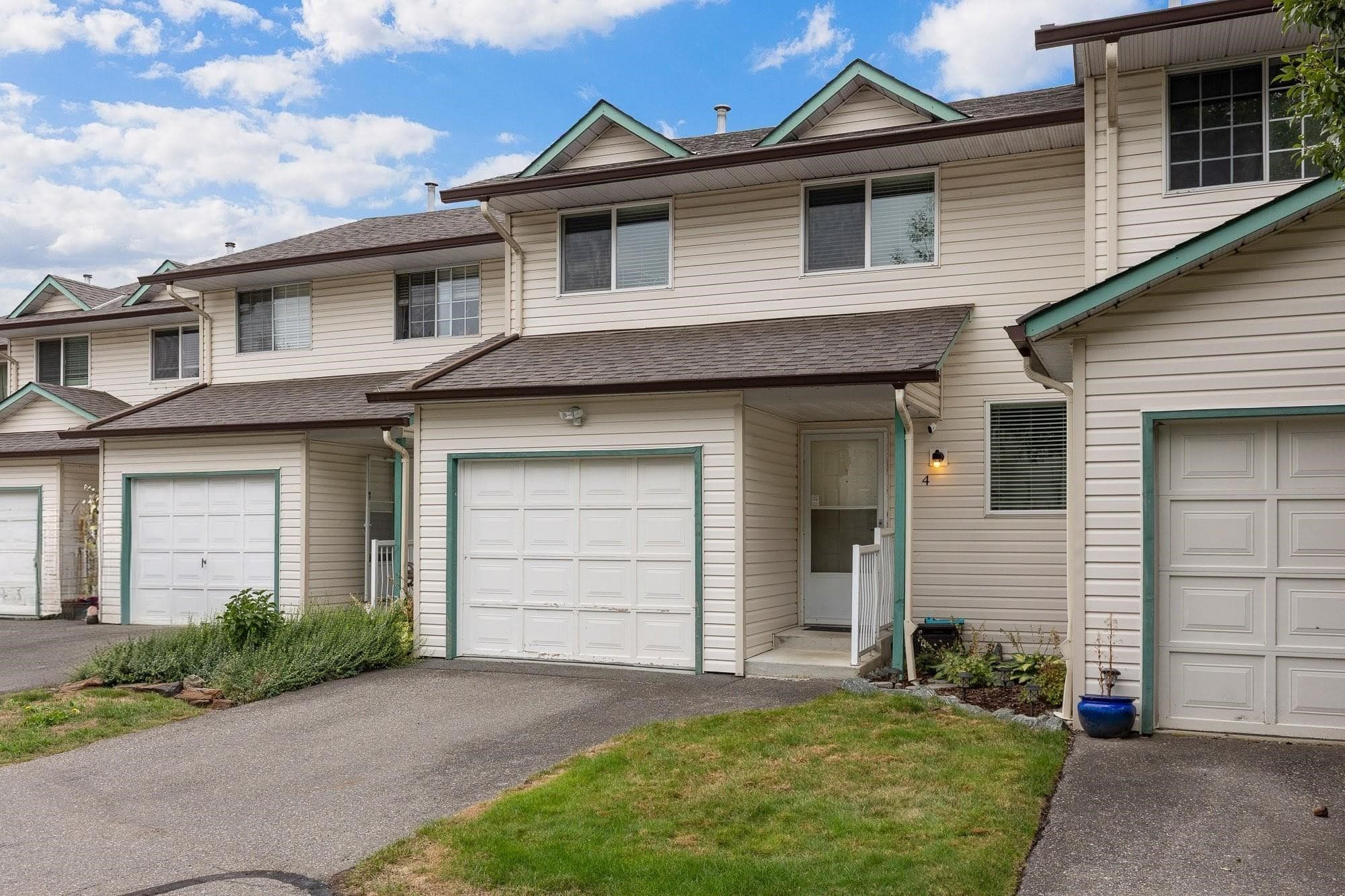 4 - 45640 Storey Avenue, Chilliwack, V2R 3C5 — photo 2