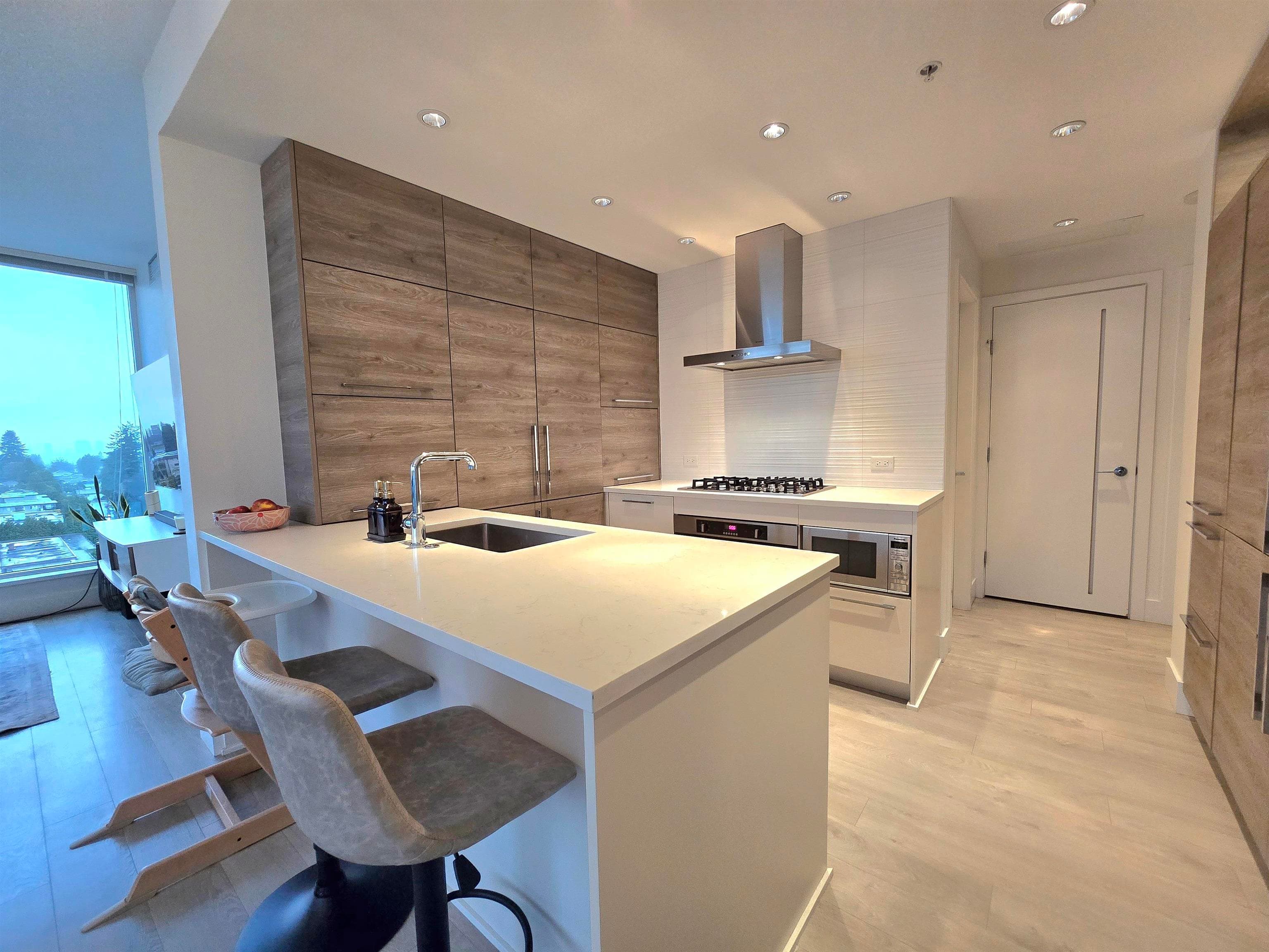 1110 - 7358 Edmonds Street, Burnaby, V3N 0H1 — photo 1