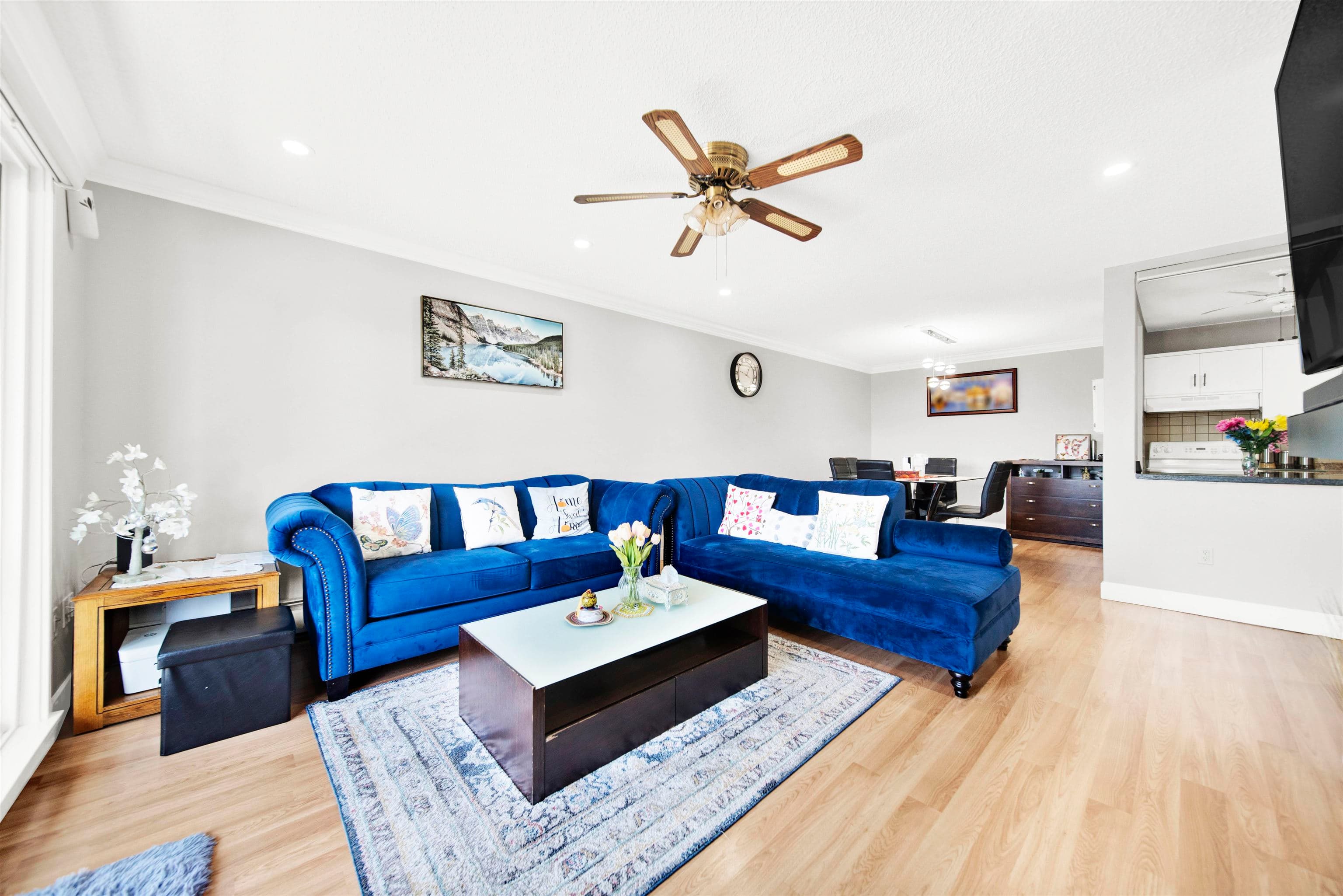 209 - 1830 E Southmere Crescent, Surrey, V4A 9C2 — photo 5