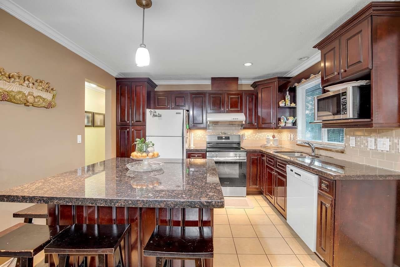 8825 160 Street, Surrey, V4N 2X8 — photo 2