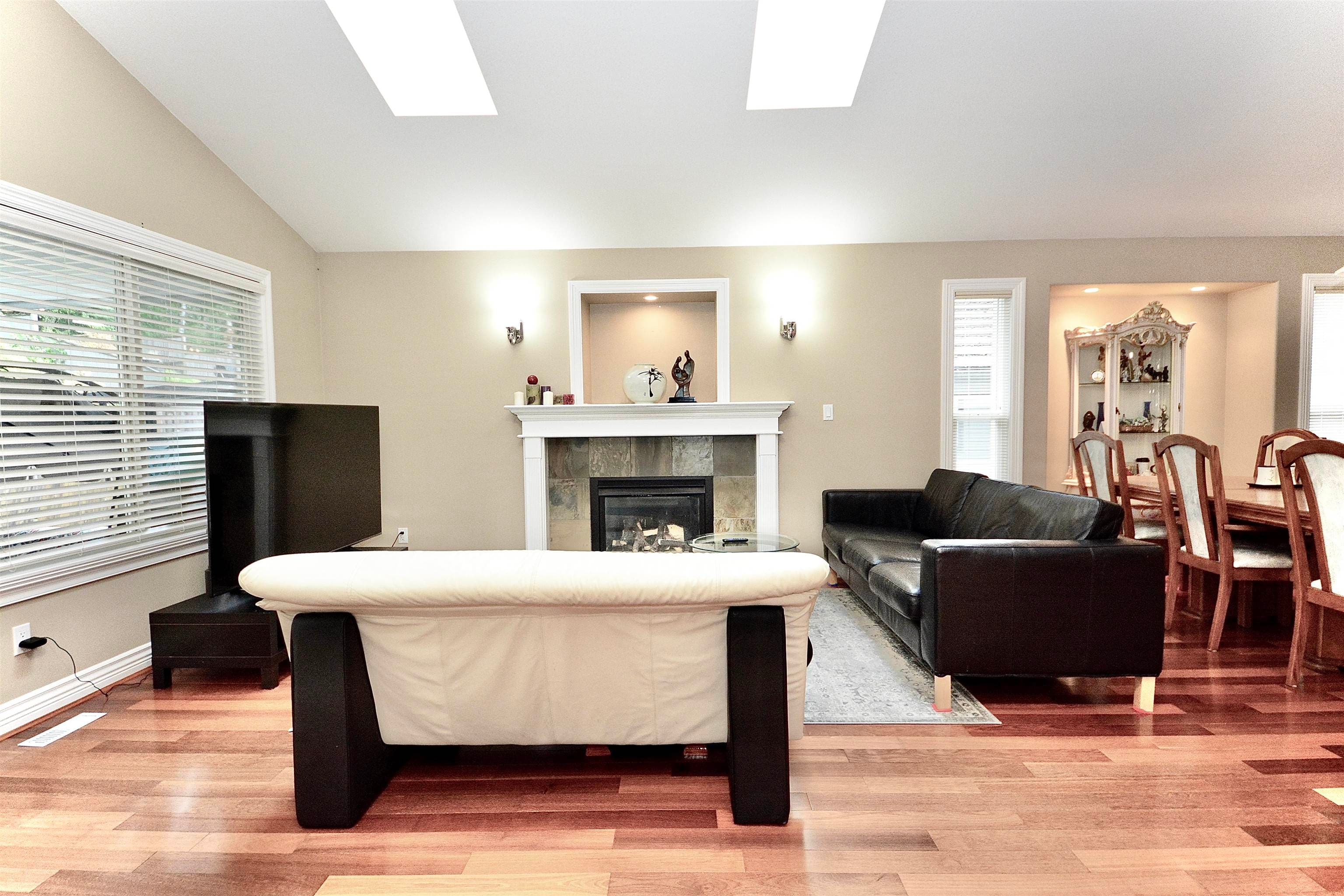 3035 Maplewood Court, Coquitlam, V3E 3P3 — photo 2