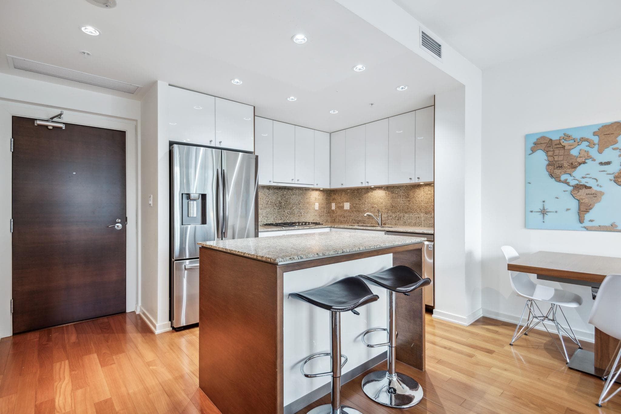 605 - 1005 Beach Avenue, Vancouver, V6E 3W2 — photo 2
