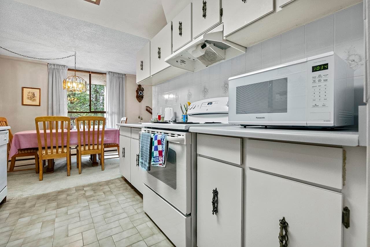404 - 3737 Bartlett Court, Burnaby, V3J 7E3 — photo 4
