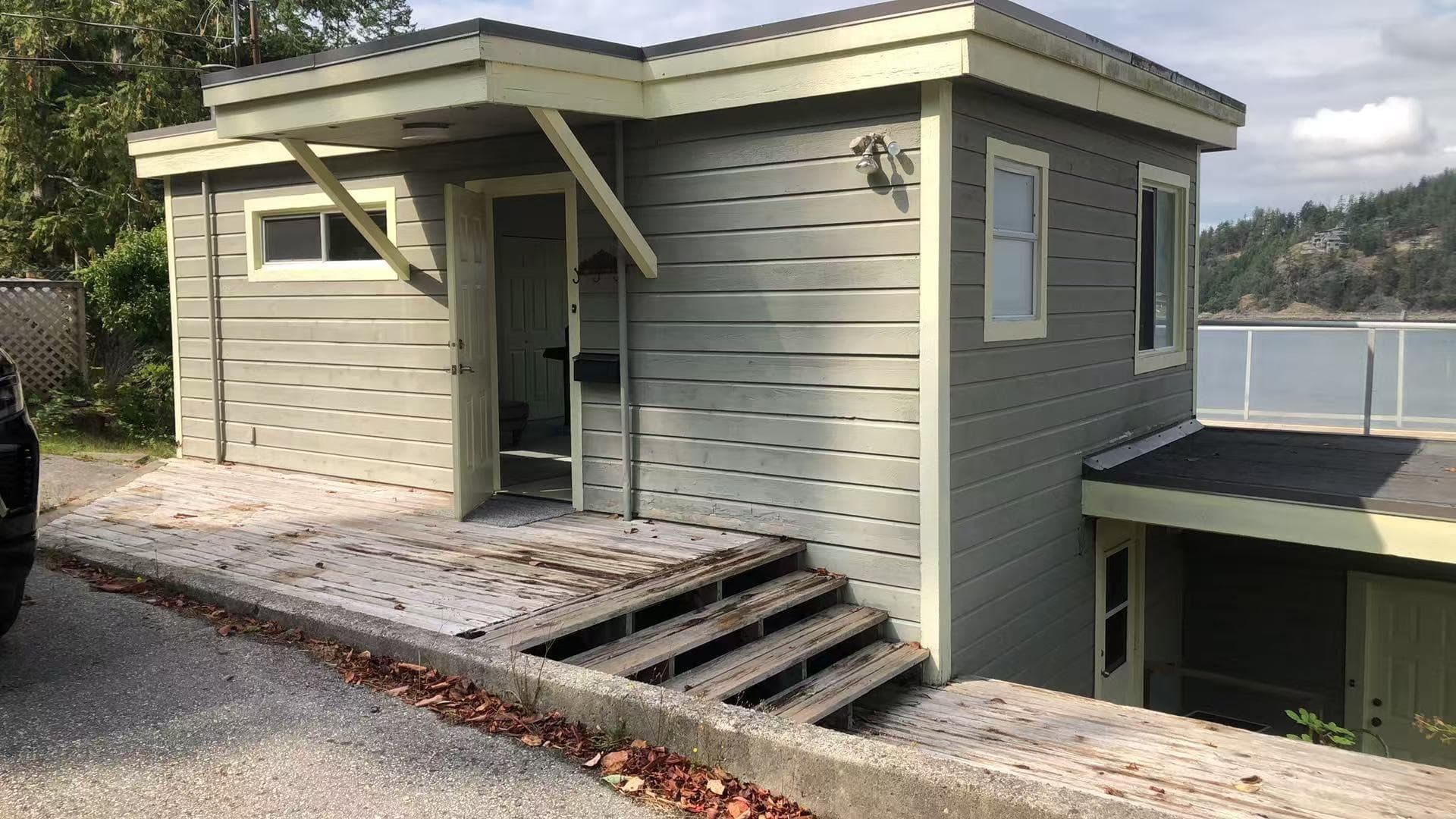 13044 Hassan Road, Pender Harbour