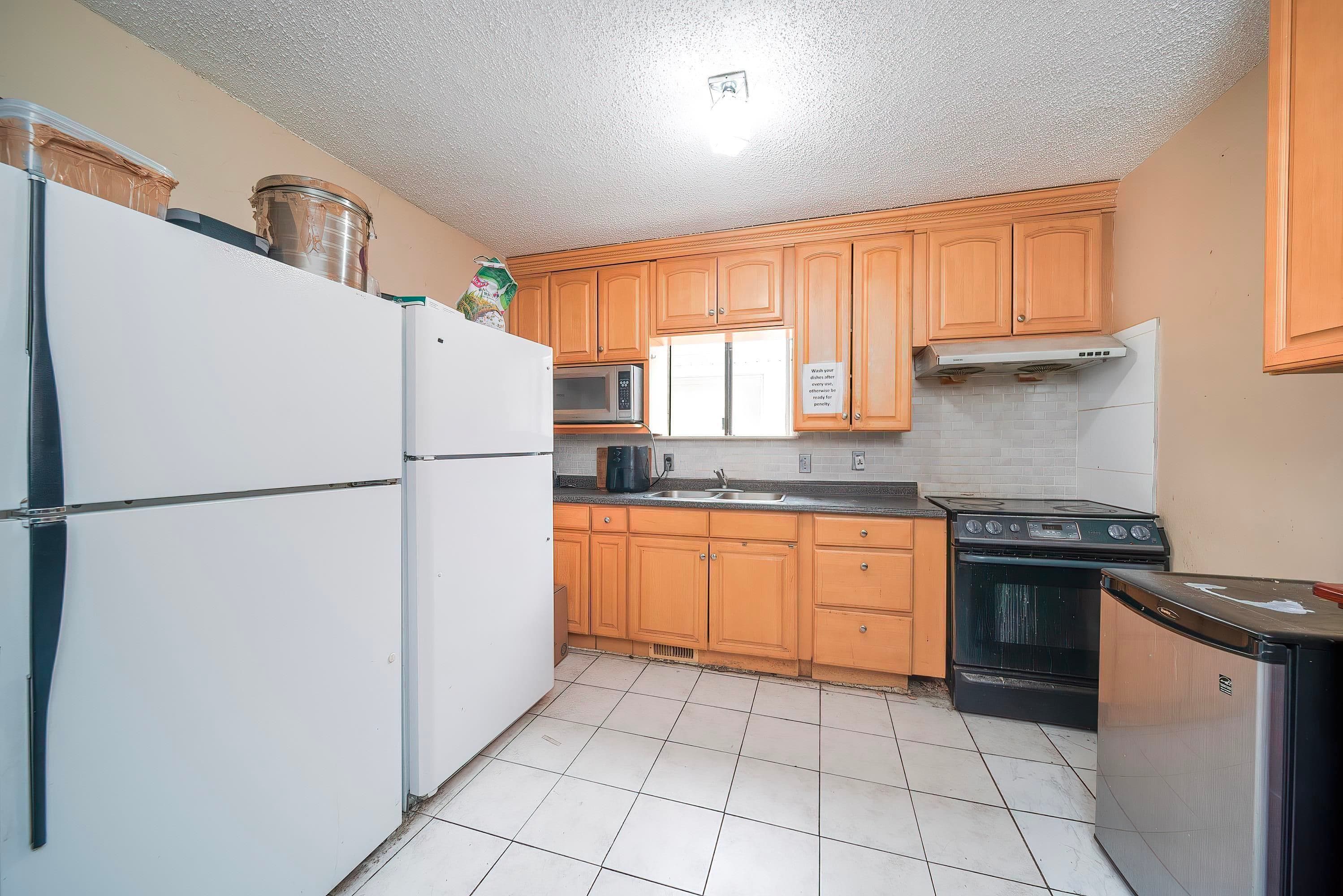 4940 Killarney Street, Vancouver, V5R 3V7 — photo 2