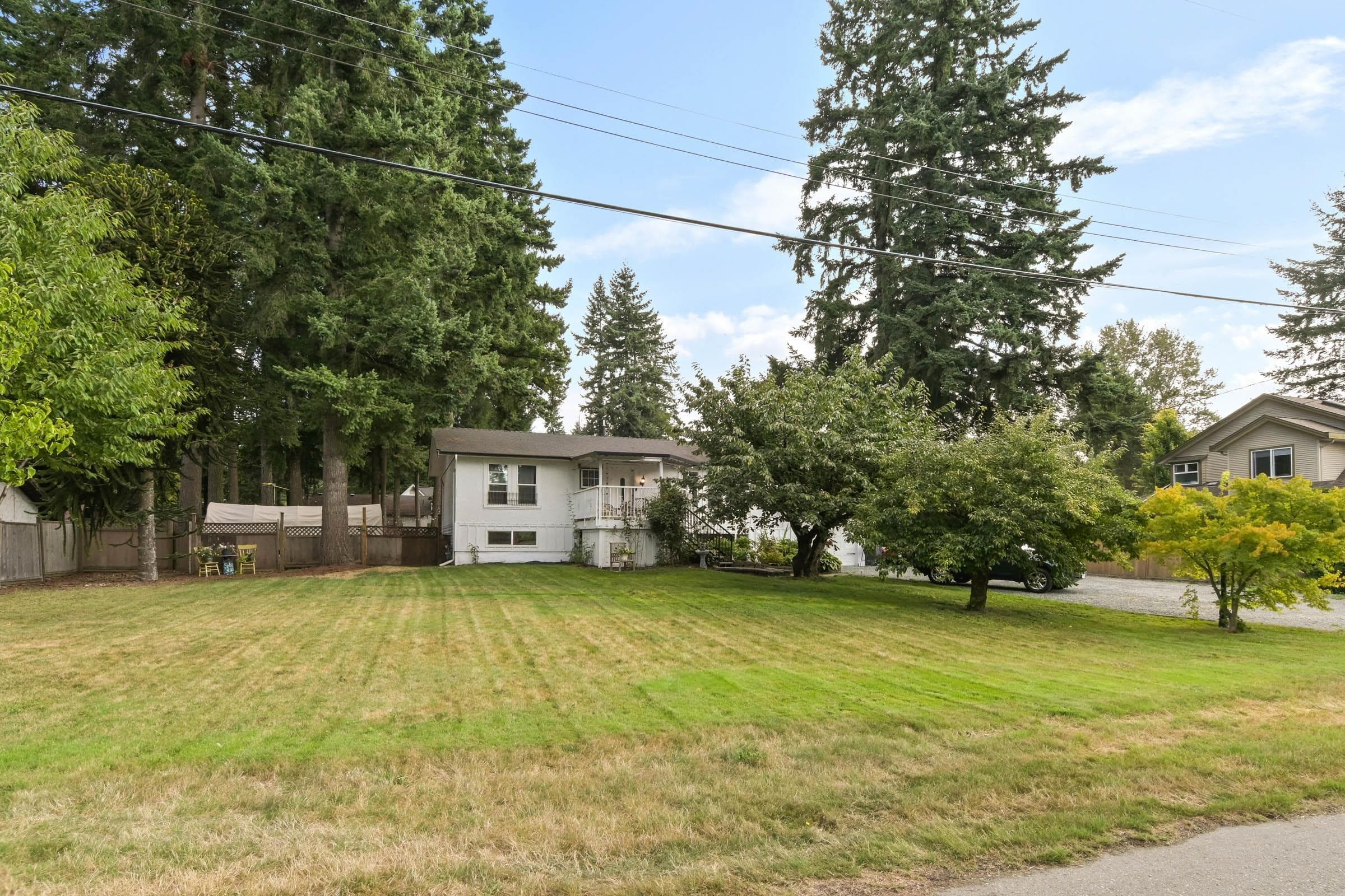 3628 203a Street, Langley, V3A 1W5 — photo 1