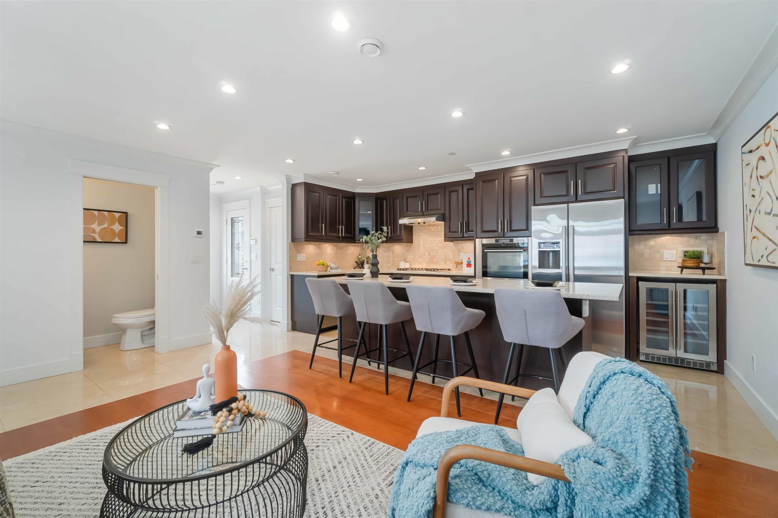 2721 W 5th Avenue, Vancouver, V6K 1T5 — photo 2