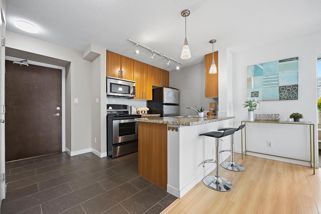 2806 - 688 Abbott Street, Vancouver, V6B 0B9 — photo 3