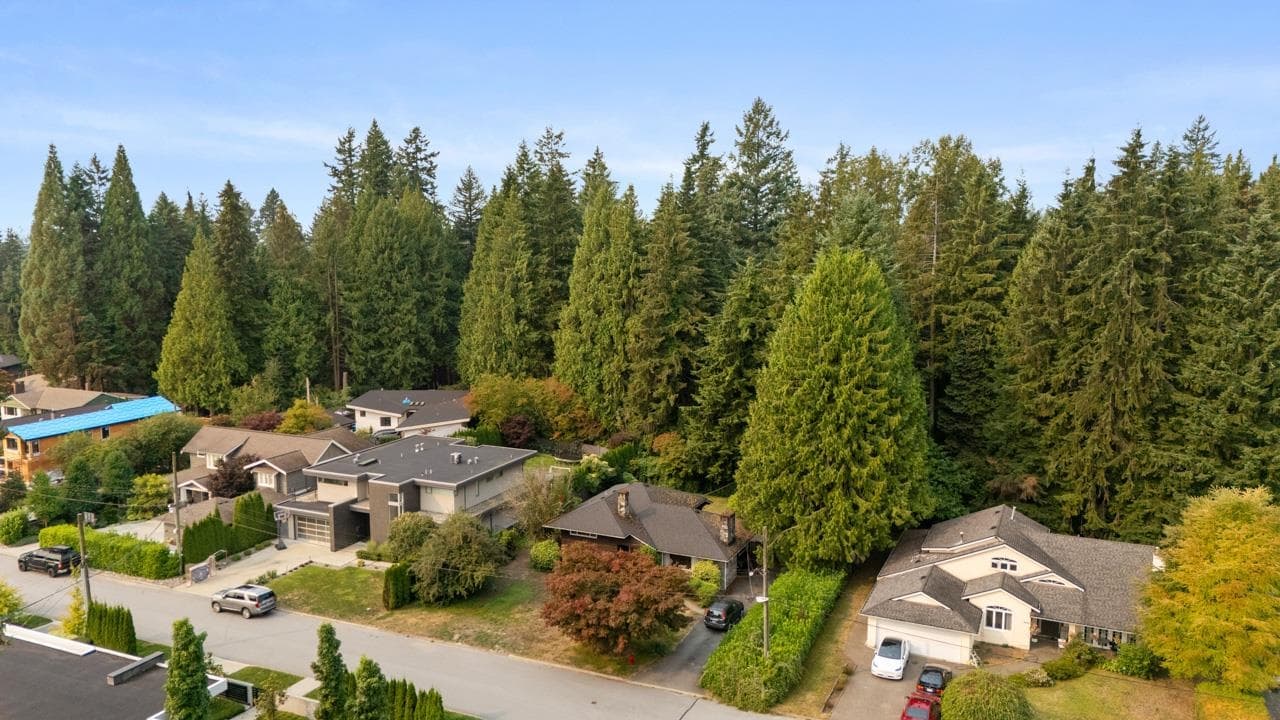 4275 Lions Avenue, North Vancouver, V7R 3S2 — photo 3