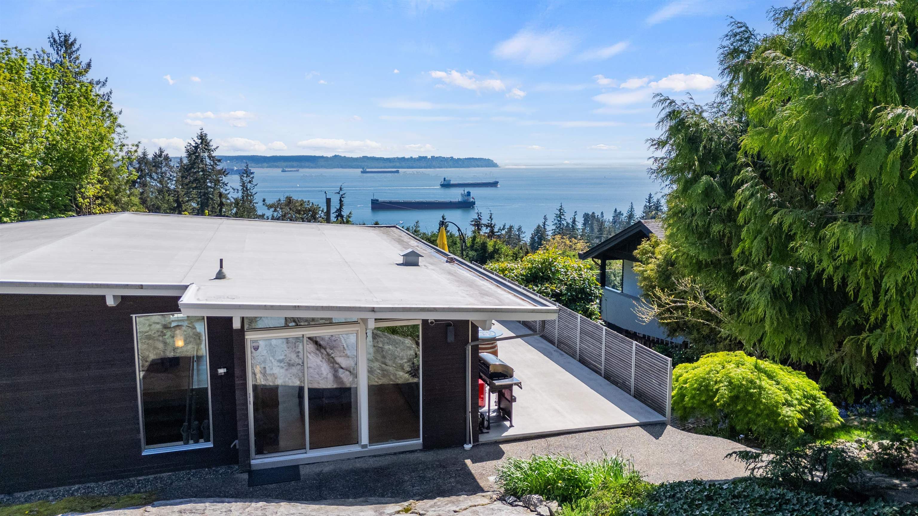 4045 Bayridge Avenue, West Vancouver