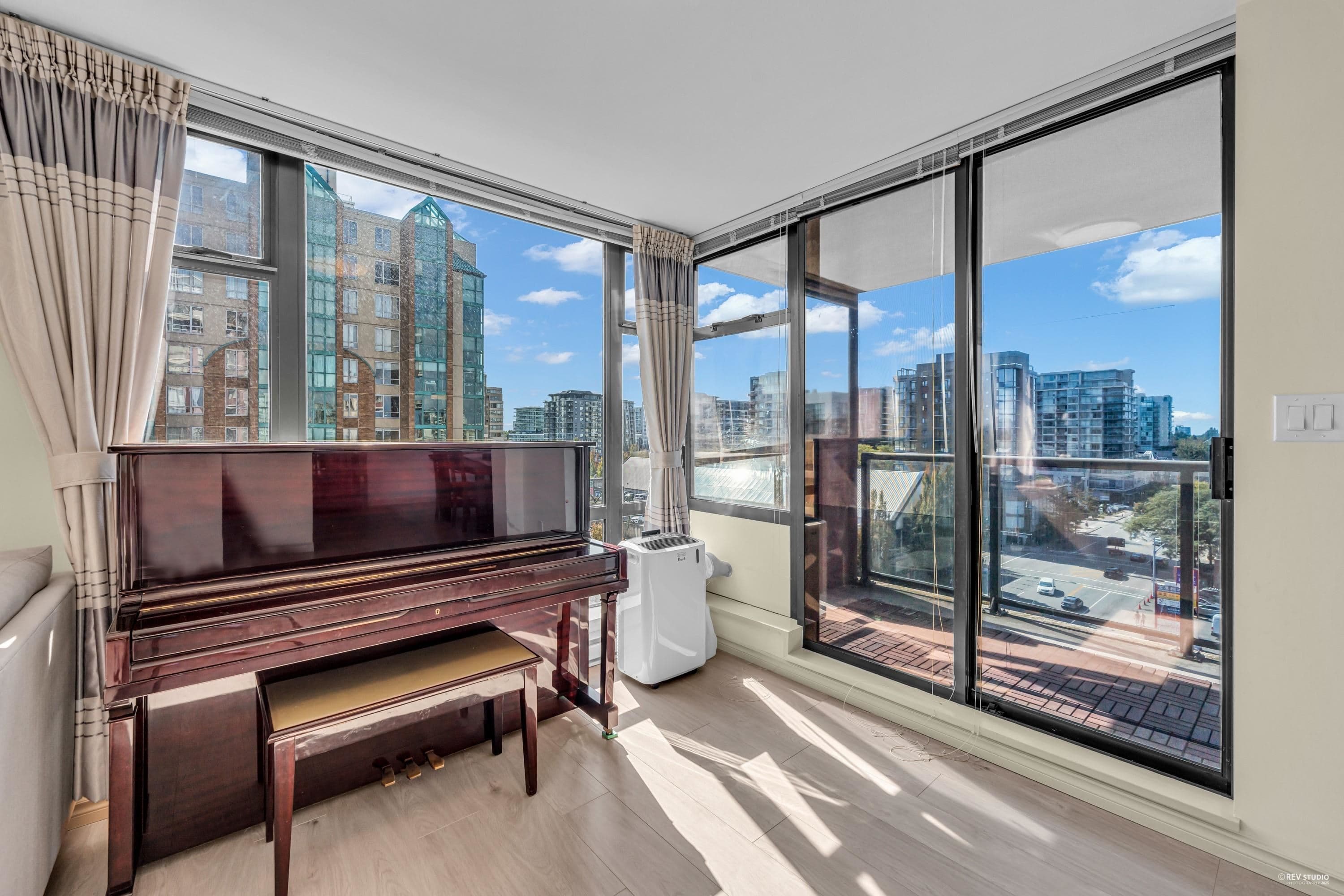 902 - 5933 Cooney Road, Richmond, V6X 4H3 — photo 4