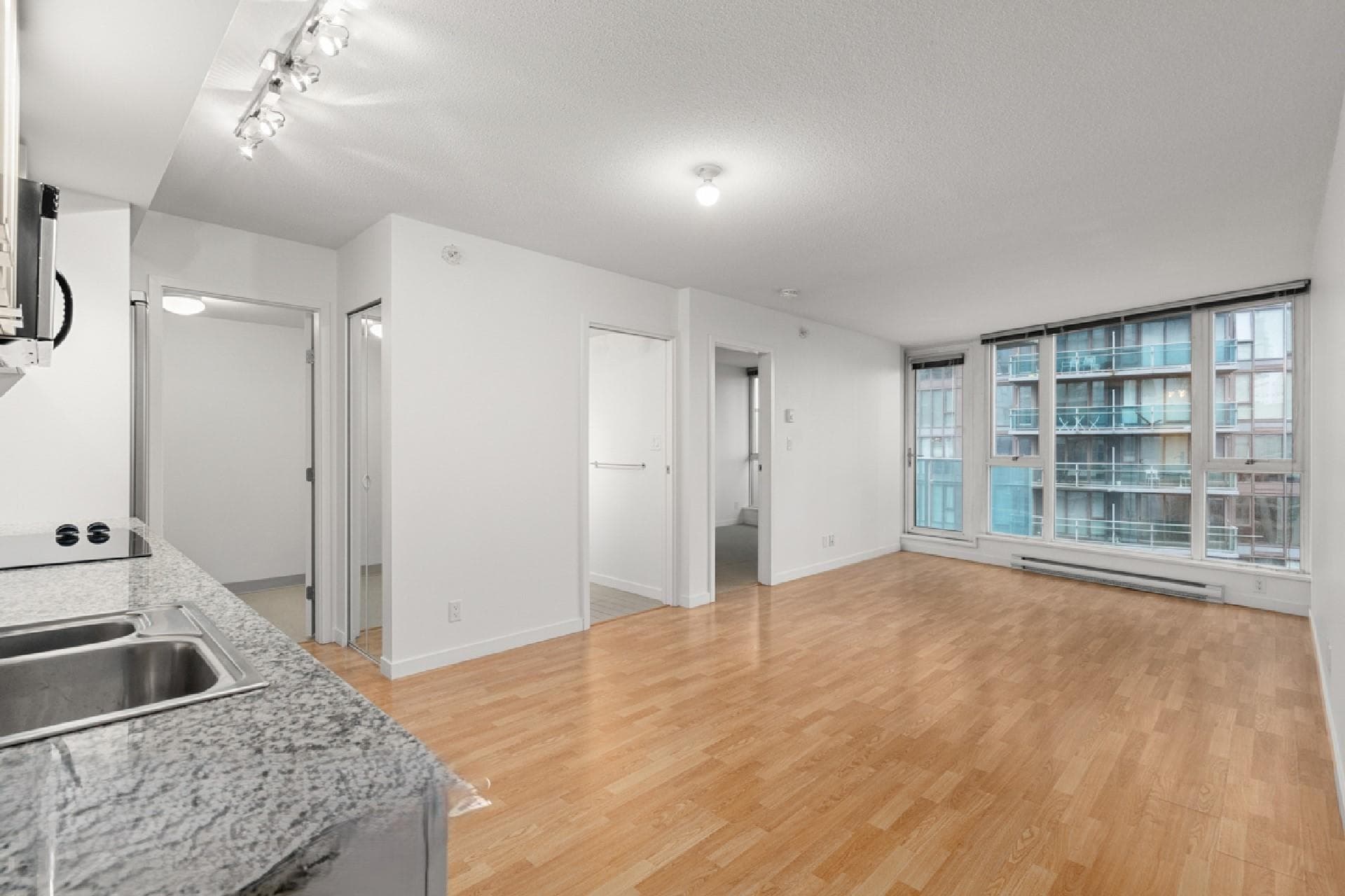 1801 - 788 Hamilton Street, Vancouver, V6B 0E9 — photo 1