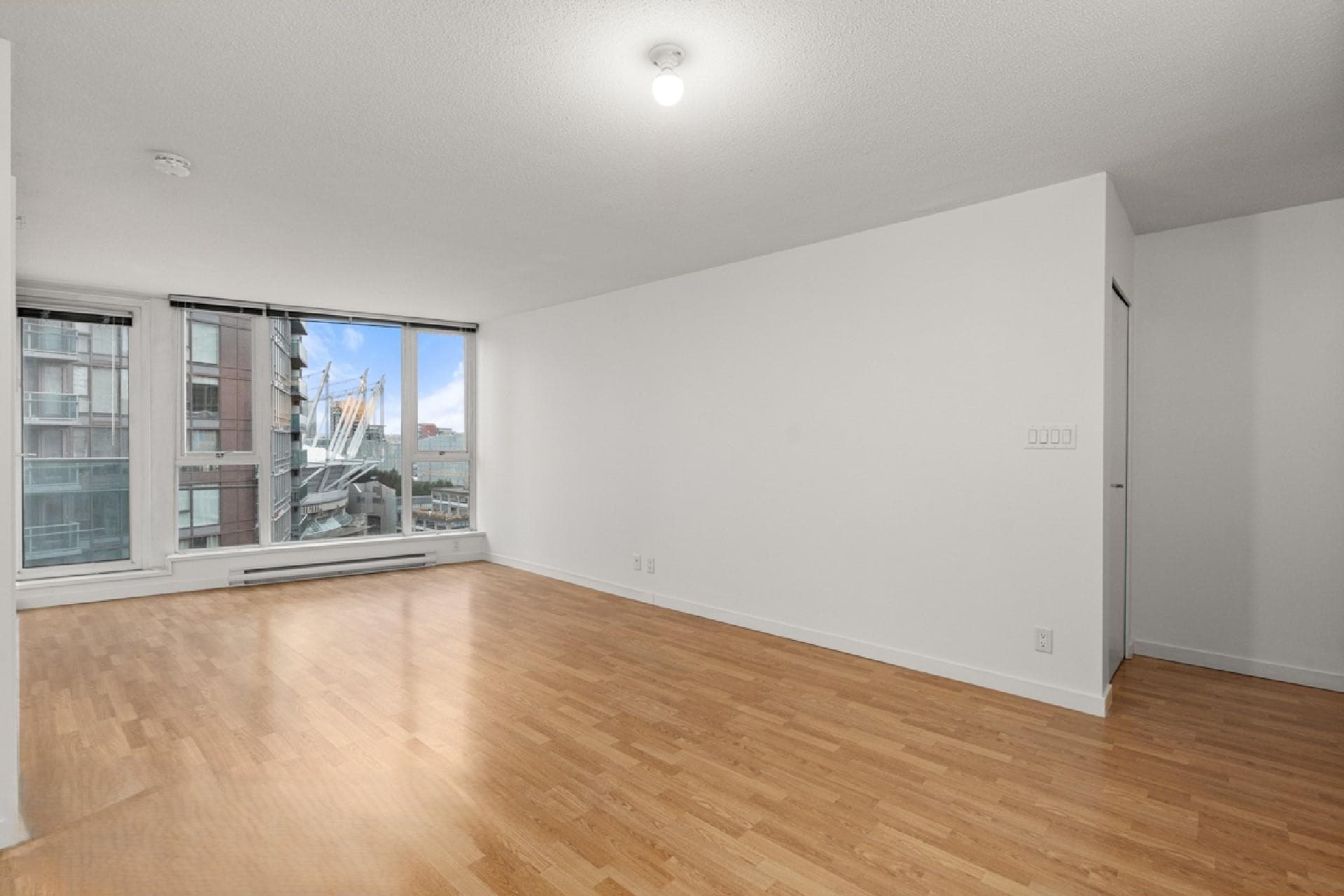 1801 - 788 Hamilton Street, Vancouver, V6B 0E9 — photo 4