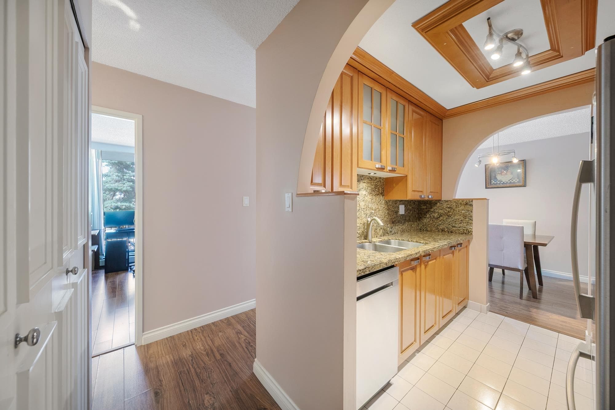 203 - 620 Seventh Avenue, New Westminster, V3M 5T6 — photo 4