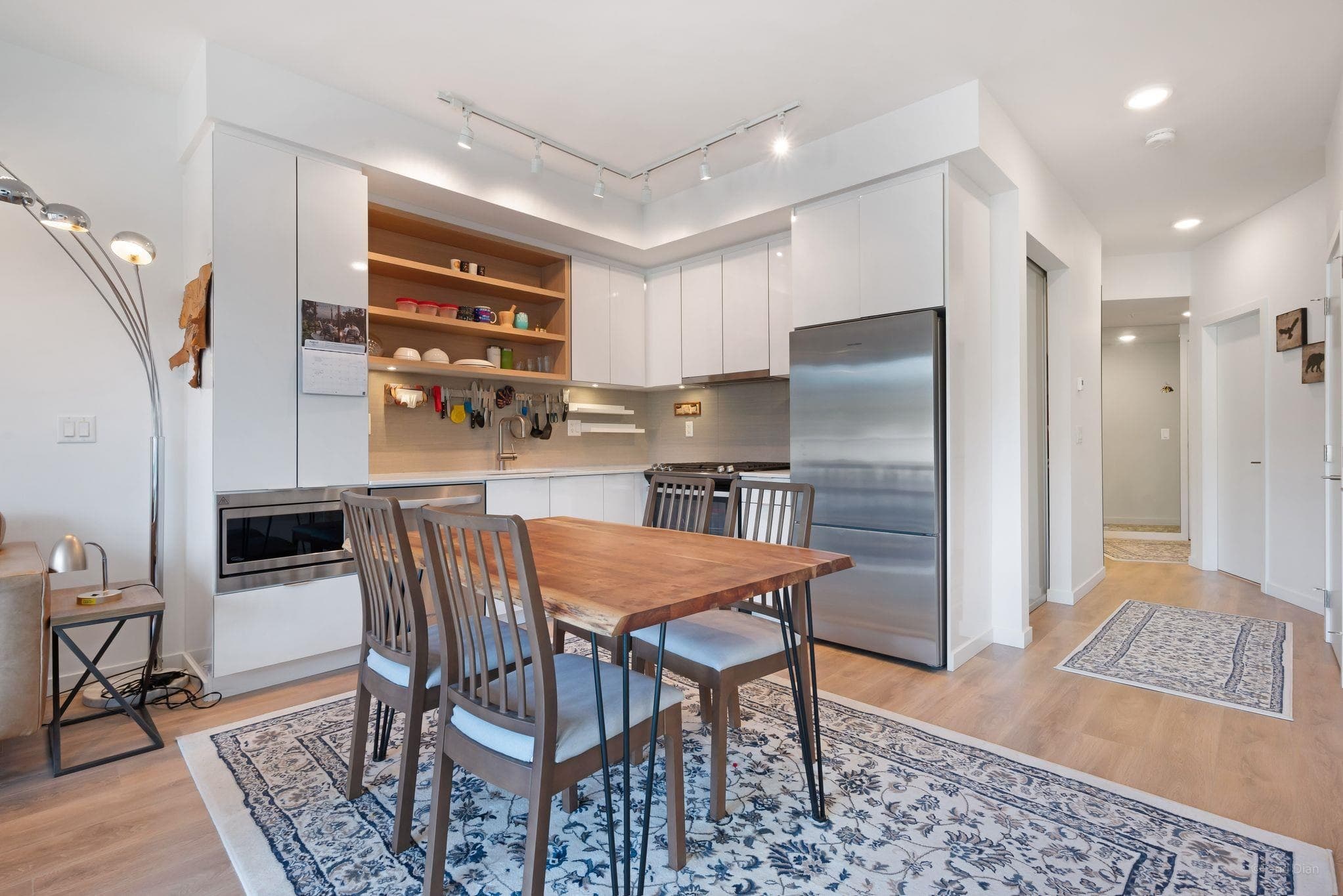 520 - 725 Marine Drive, North Vancouver, V7M 0G2 — photo 5