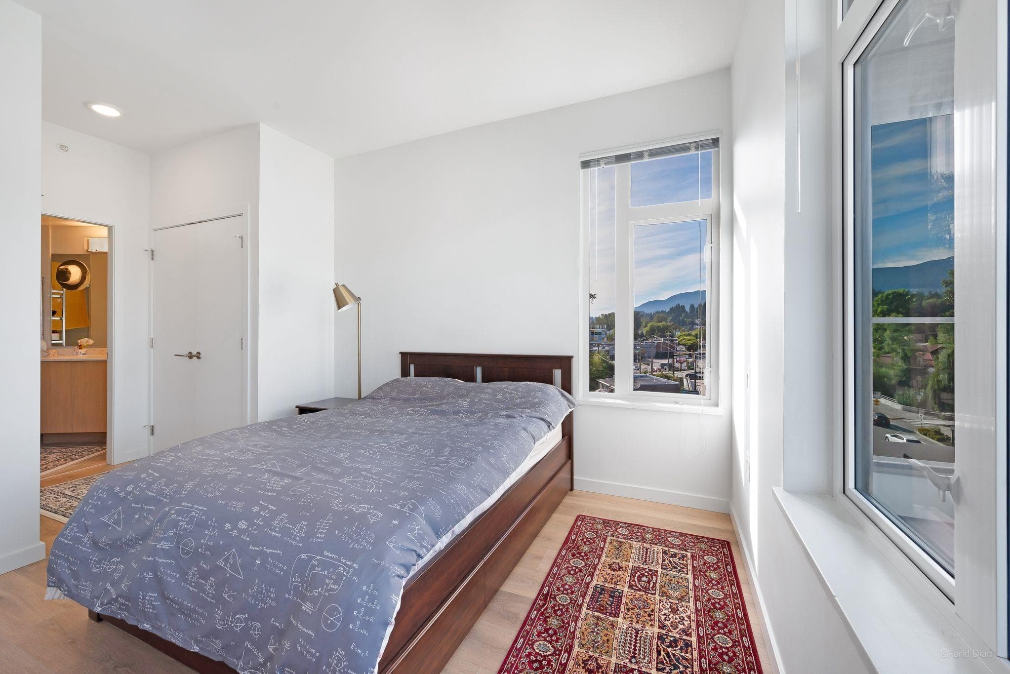 520 - 725 Marine Drive, North Vancouver, V7M 0G2 — photo 4