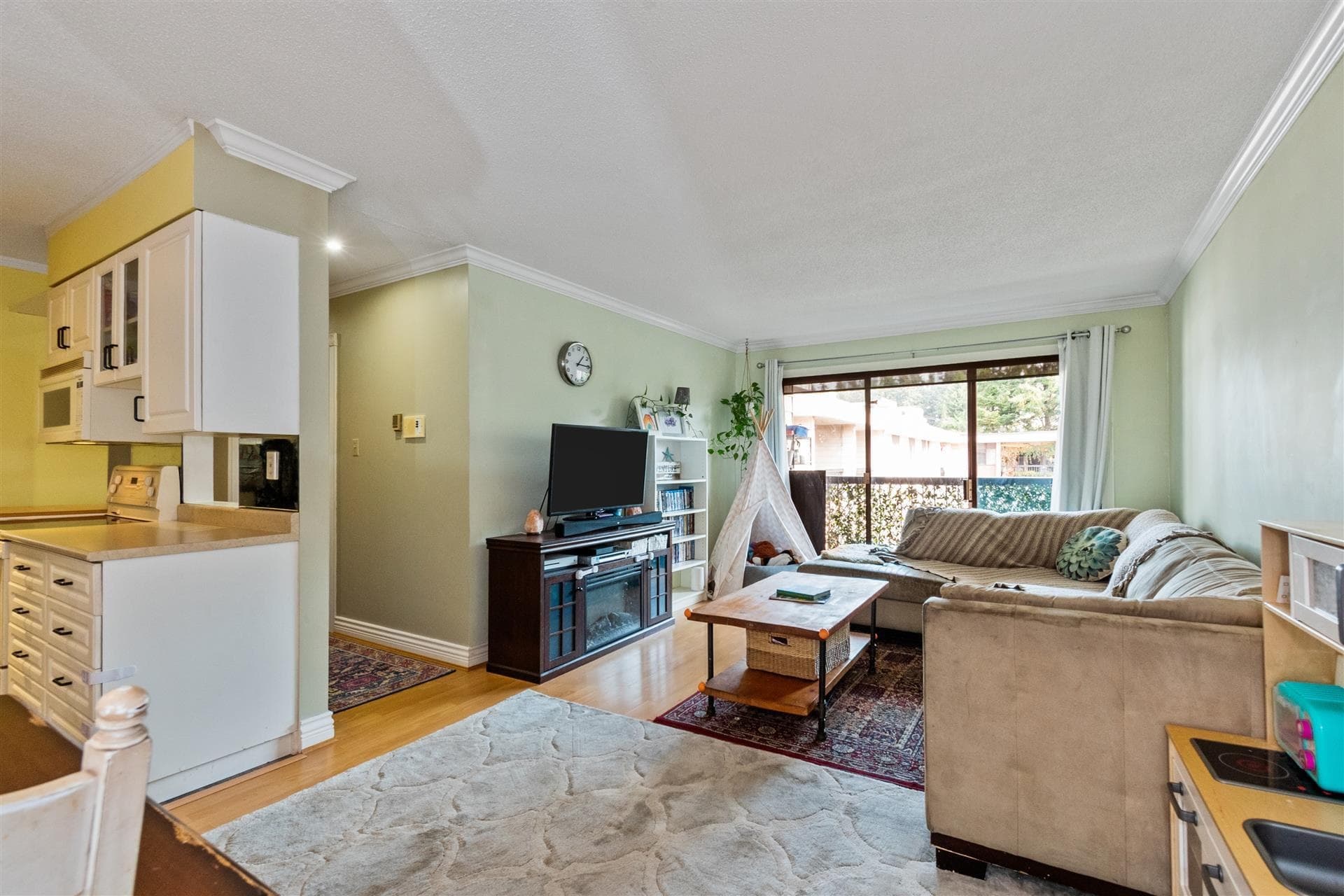 317 - 1442 Blackwood Street, White Rock, V4B 3V5 — photo 2