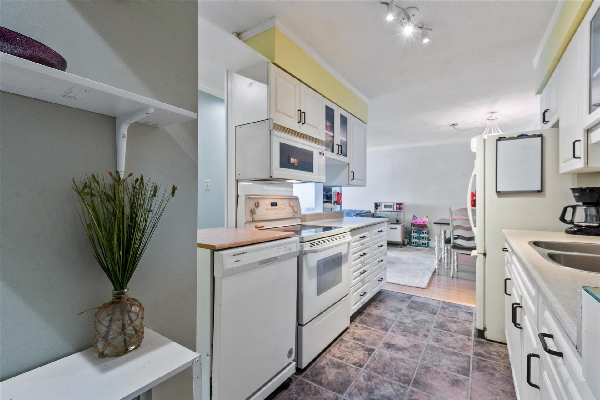 317 - 1442 Blackwood Street, White Rock, V4B 3V5 — photo 4