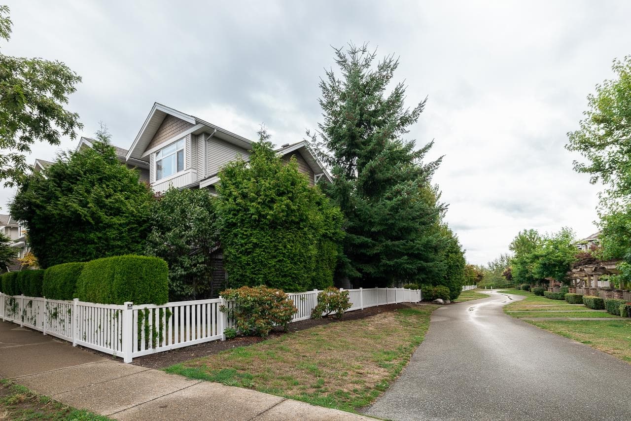 37 - 19330 69 Avenue, Surrey, V4N 0Z2 — photo 5
