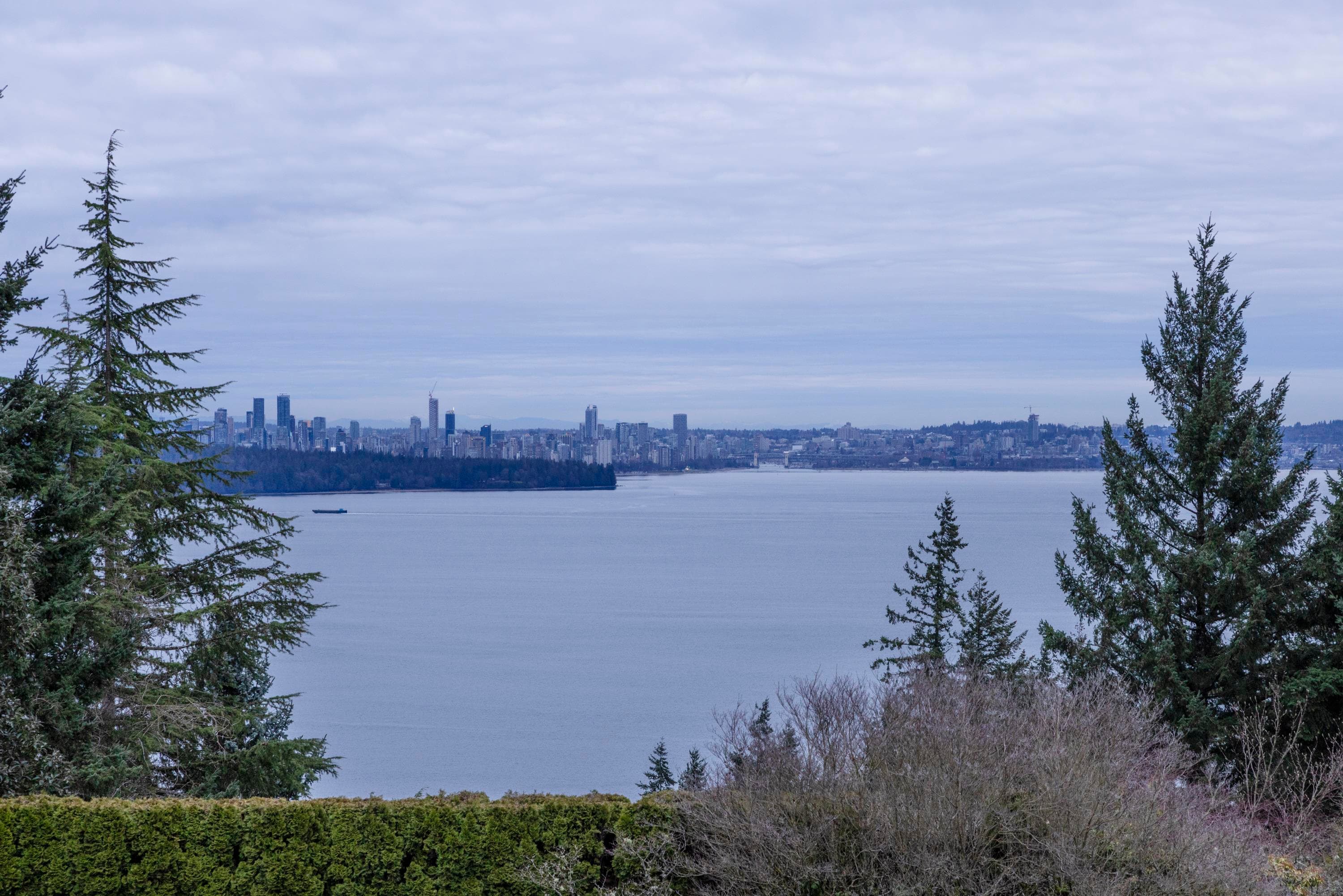 3722 Southridge Place, West Vancouver, V7V 3H8 — photo 2