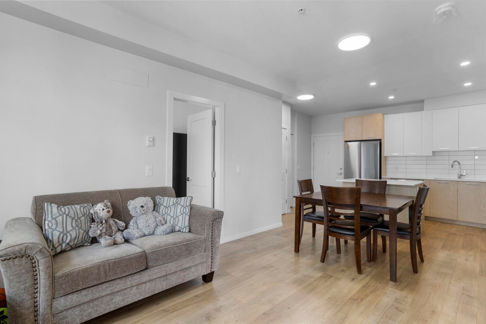 307 - 3315 148 Street, Surrey, V4P 0H5 — photo 4
