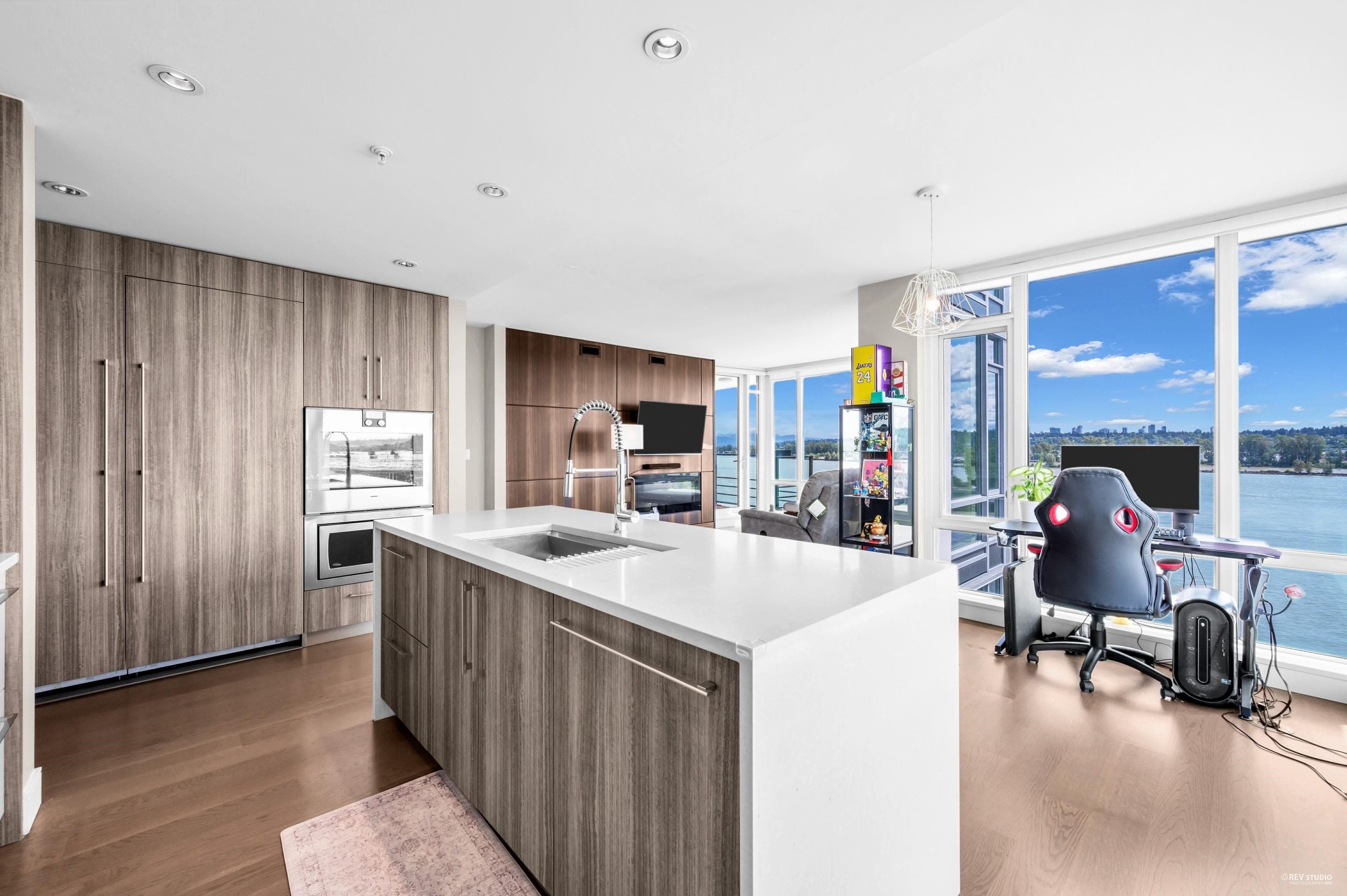 808 - 210 Salter Street, New Westminster, V3M 0J9 — photo 2