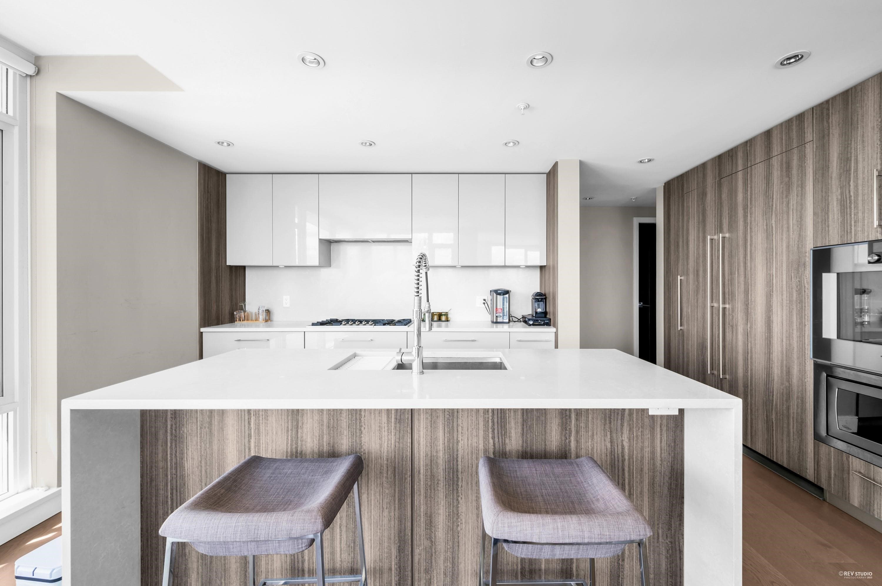 808 - 210 Salter Street, New Westminster, V3M 0J9 — photo 5