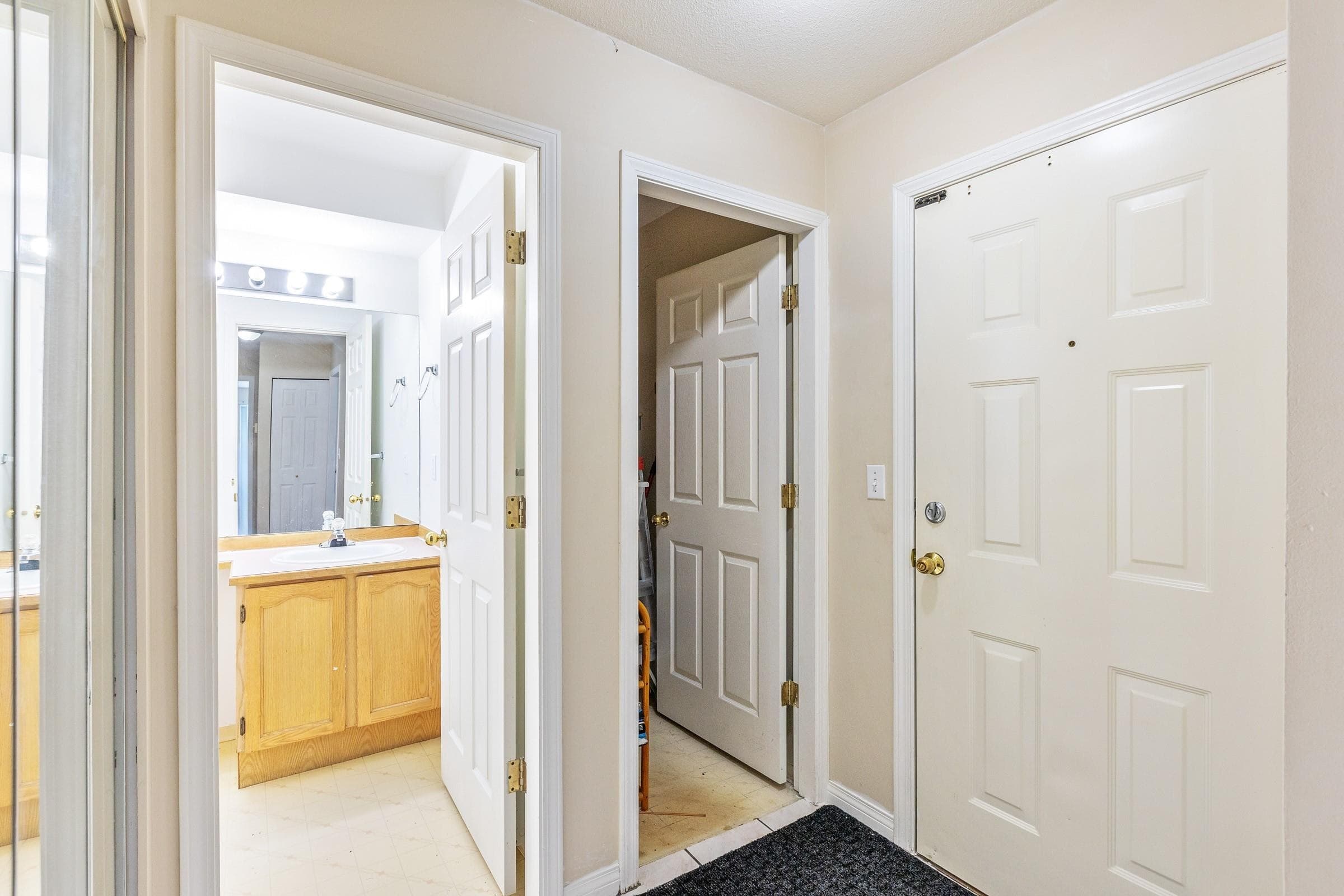 202 - 9951 152 Street, Surrey, V3R 4G5 — photo 3