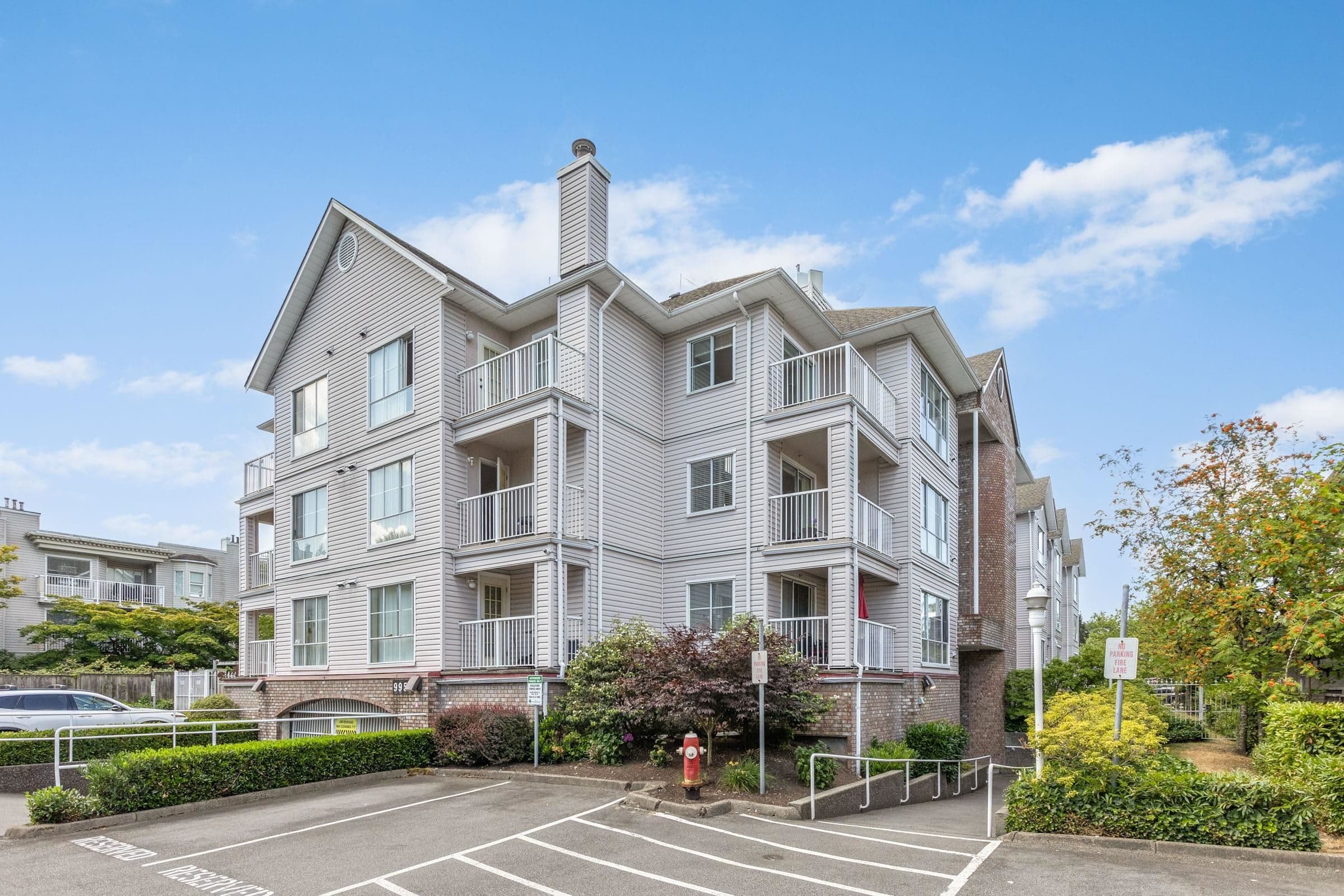 202 - 9951 152 Street, Surrey, V3R 4G5 — photo 1