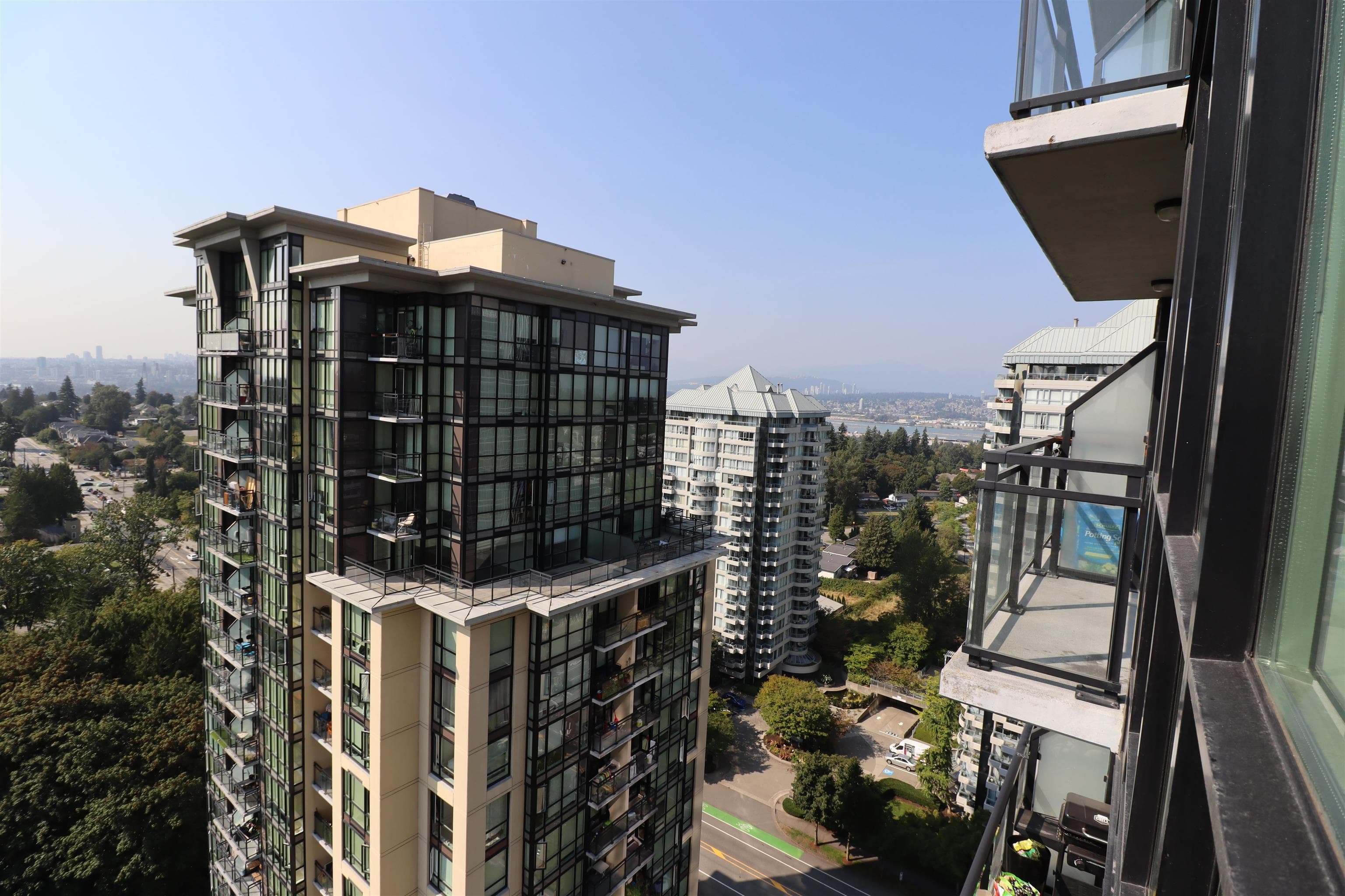 1906 - 10777 University Drive, Surrey, V3T 0E6 — photo 5